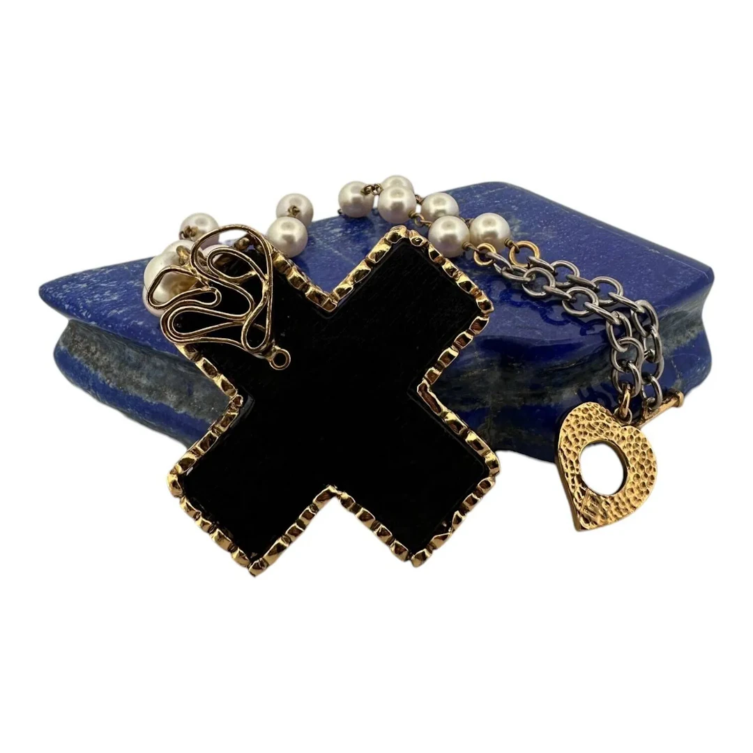 YVES SAINT LAURENT - Lot 262