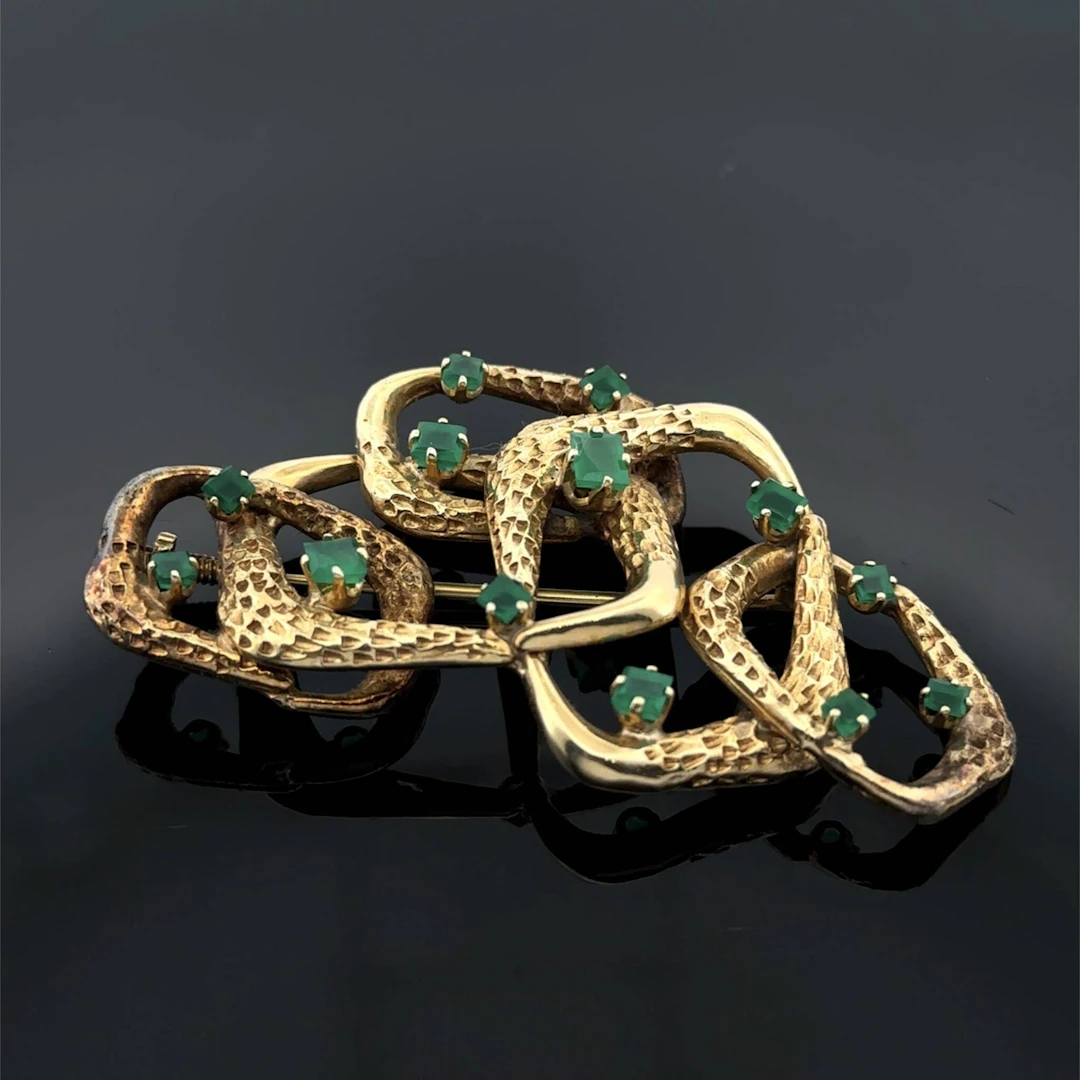 14-karat yellow gold (585) brooch, openwork, partially chase - Lot 279