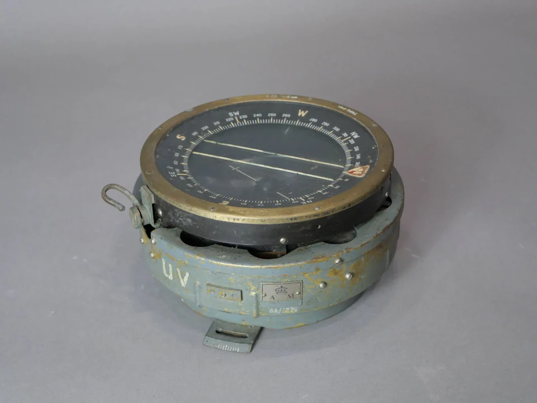 Australian Army compass. - Lot 36