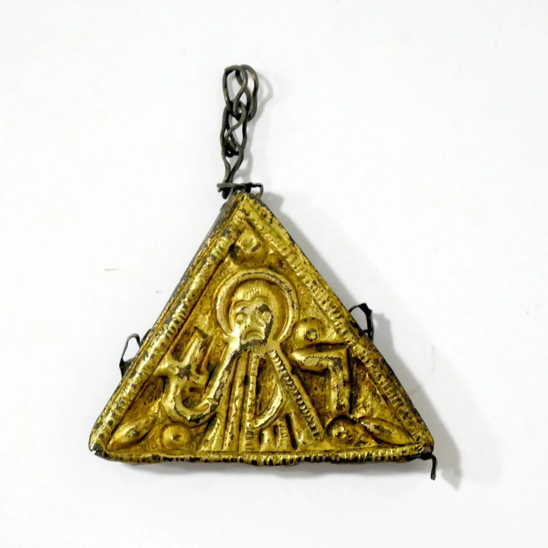 Triangular reliquary icon in gilded bronze - Lot 104