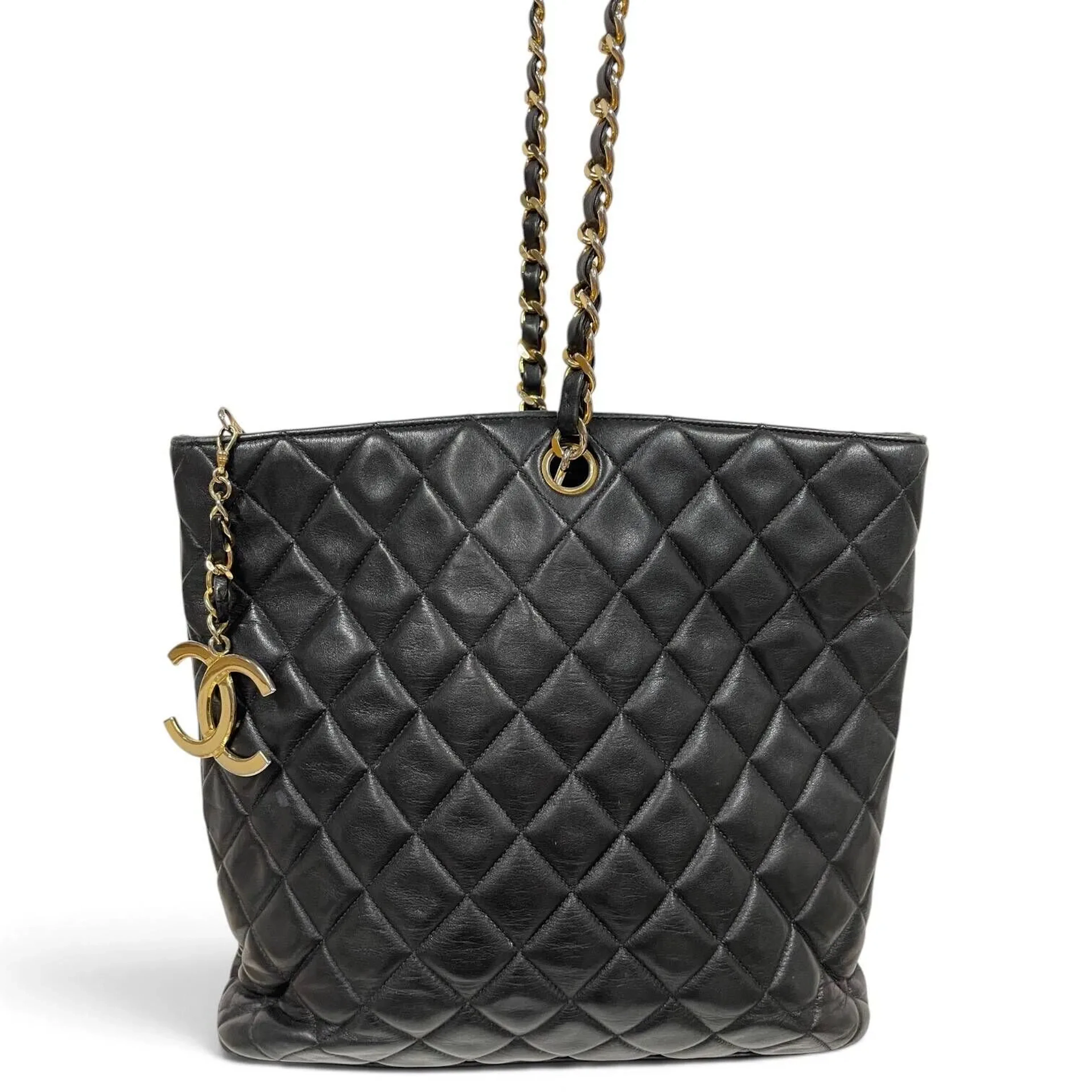 CHANEL - Lot 36