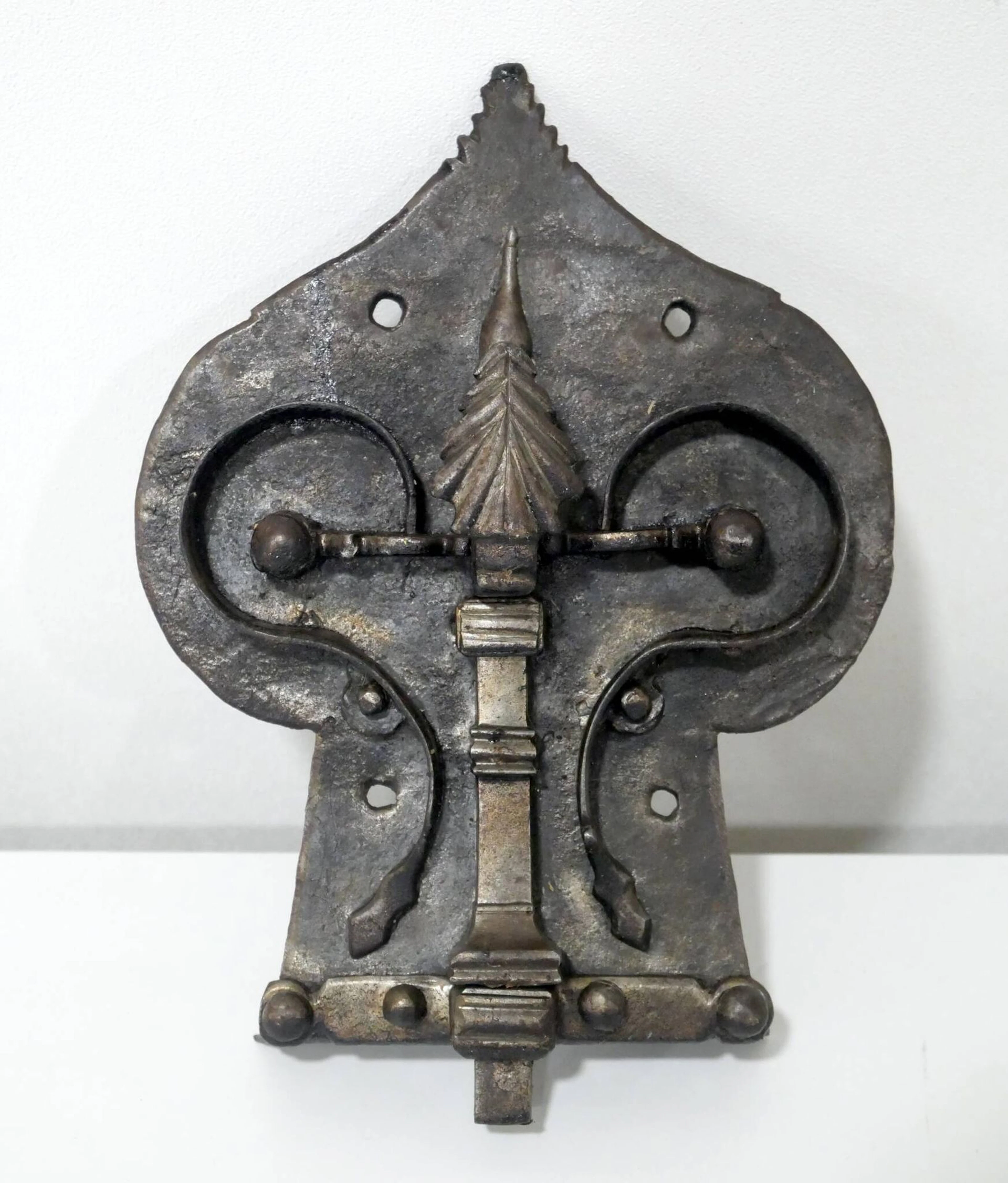 Wrought-iron lock, dating from the late 17th century - Lot 212