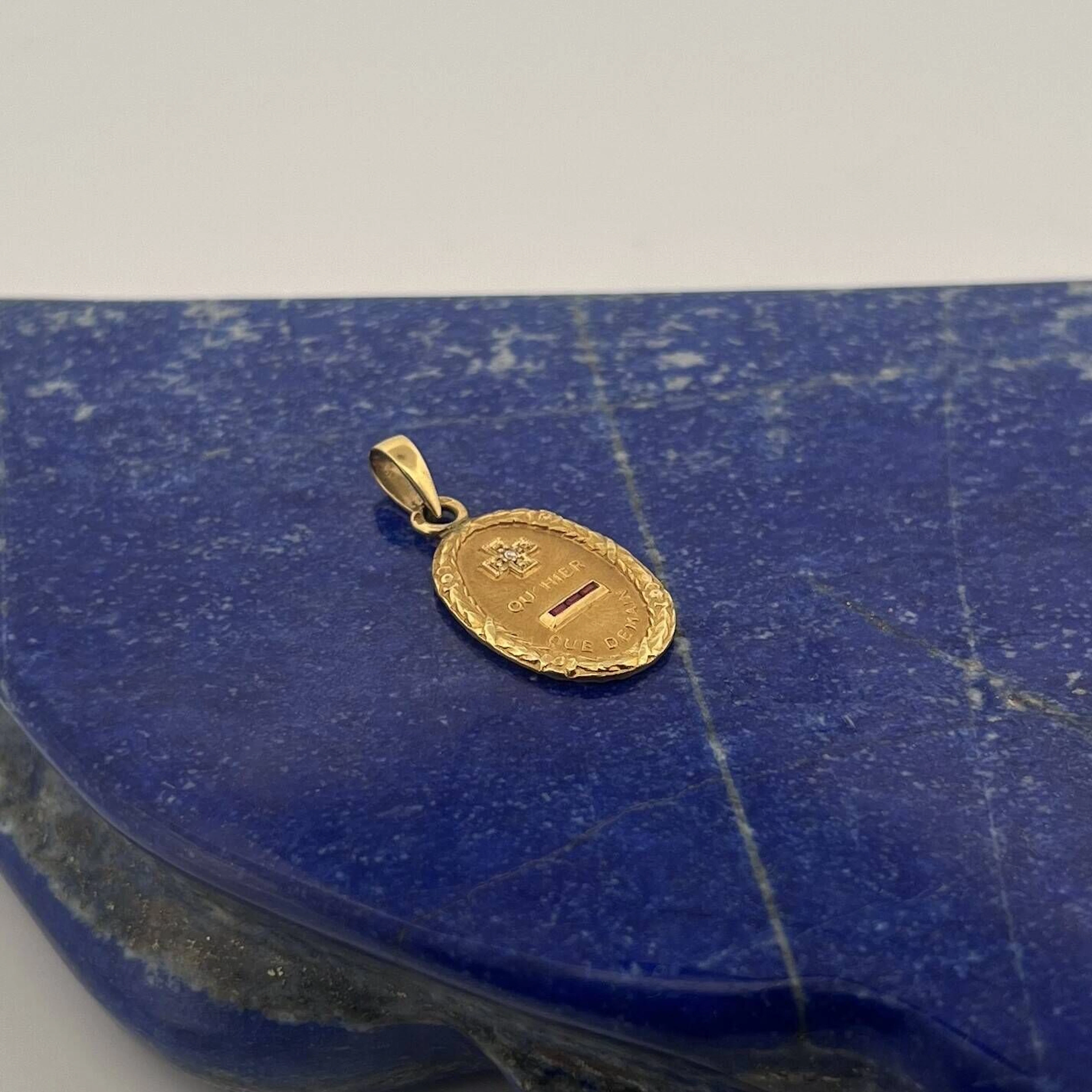 "More than yesterday—more than tomorrow" medallion pendant i - Lot 243