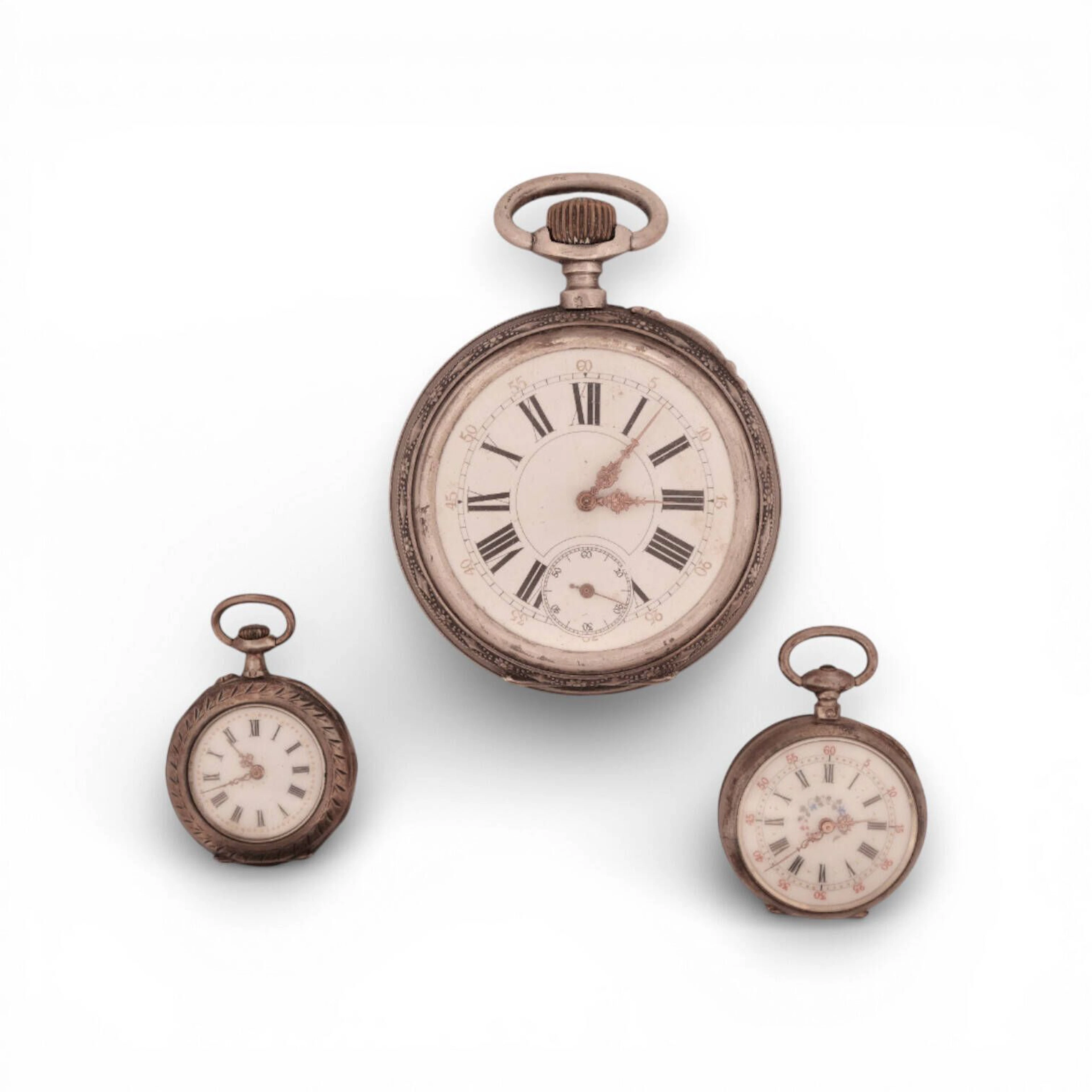 Lot of three pocket watches including : - Lot 26