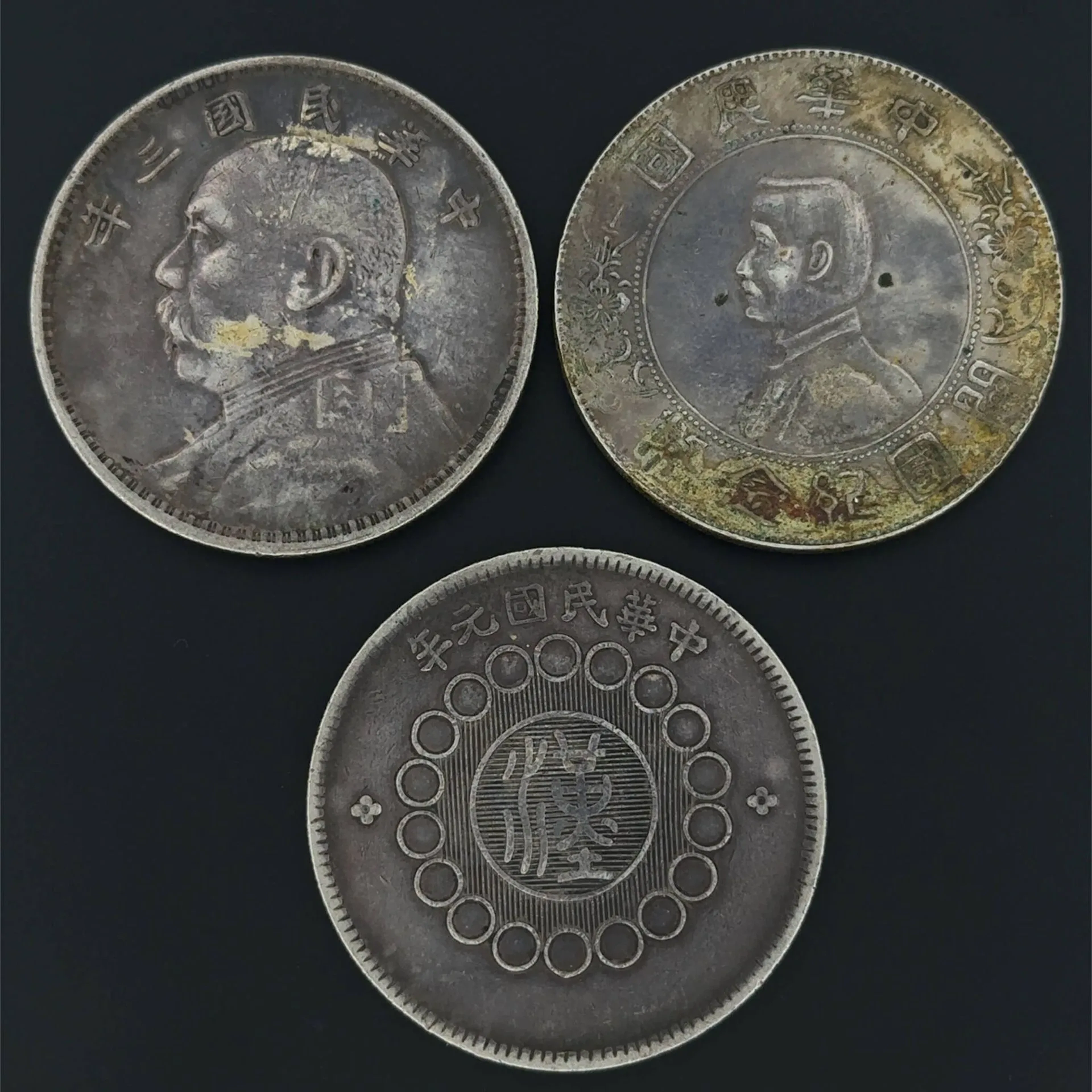 China - Set of 3 silver dollars: - Lot 62