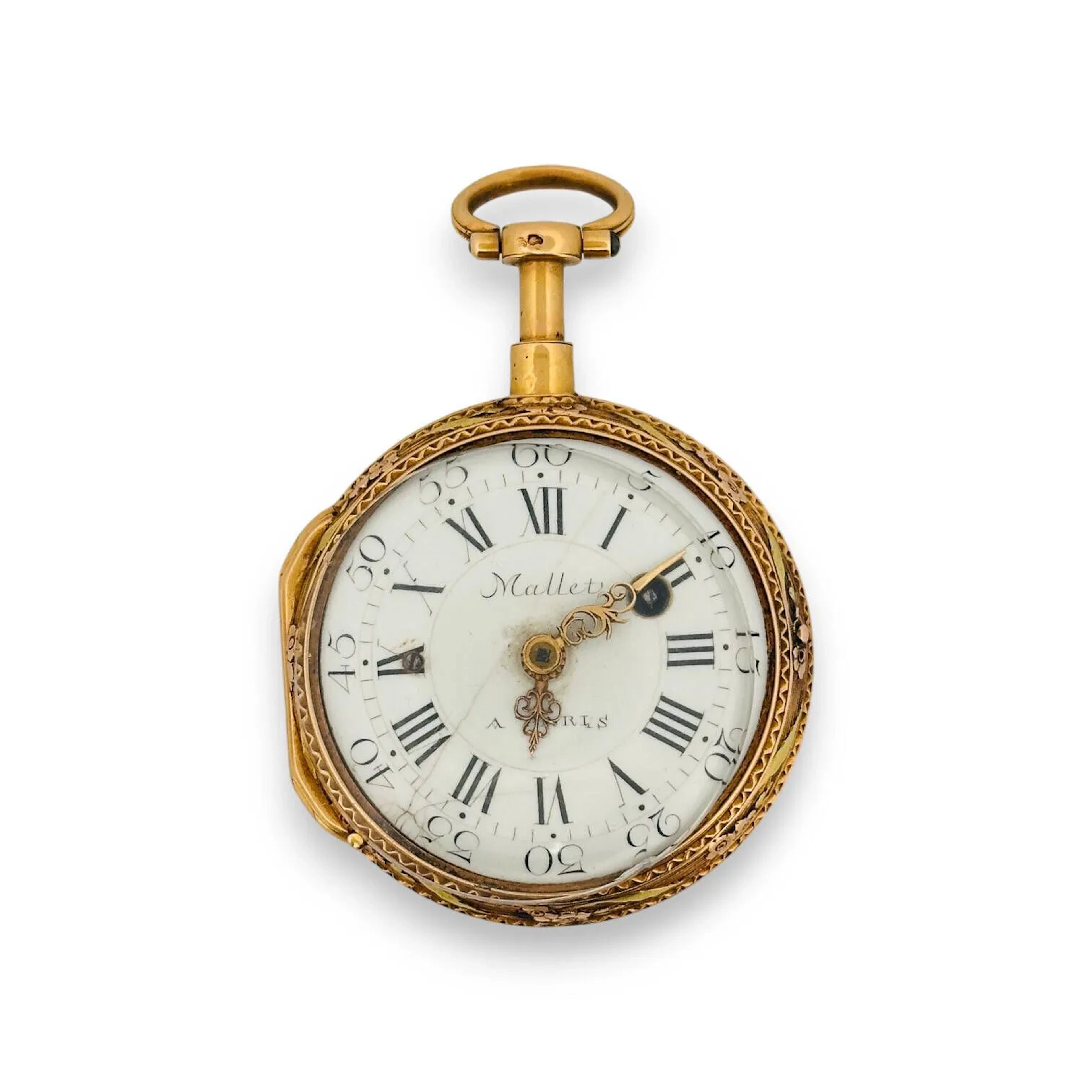 MALLET à Paris. Montre de gousset à coq. Boîtier en or trois tons 750 millièmes décoré de guirlandes feuillagées et attributs de l'amour. Cadran émaillé à chiffres romains et chiffres arabes. Mouvement mécanique à remontage manuel. Diam. 42 mm environ. Verre à refixer Manques et accidents au cadran. Poinçon tête d'aigle Poids brut : 66 g