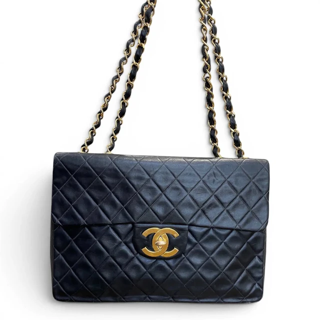 CHANEL - Lot 41