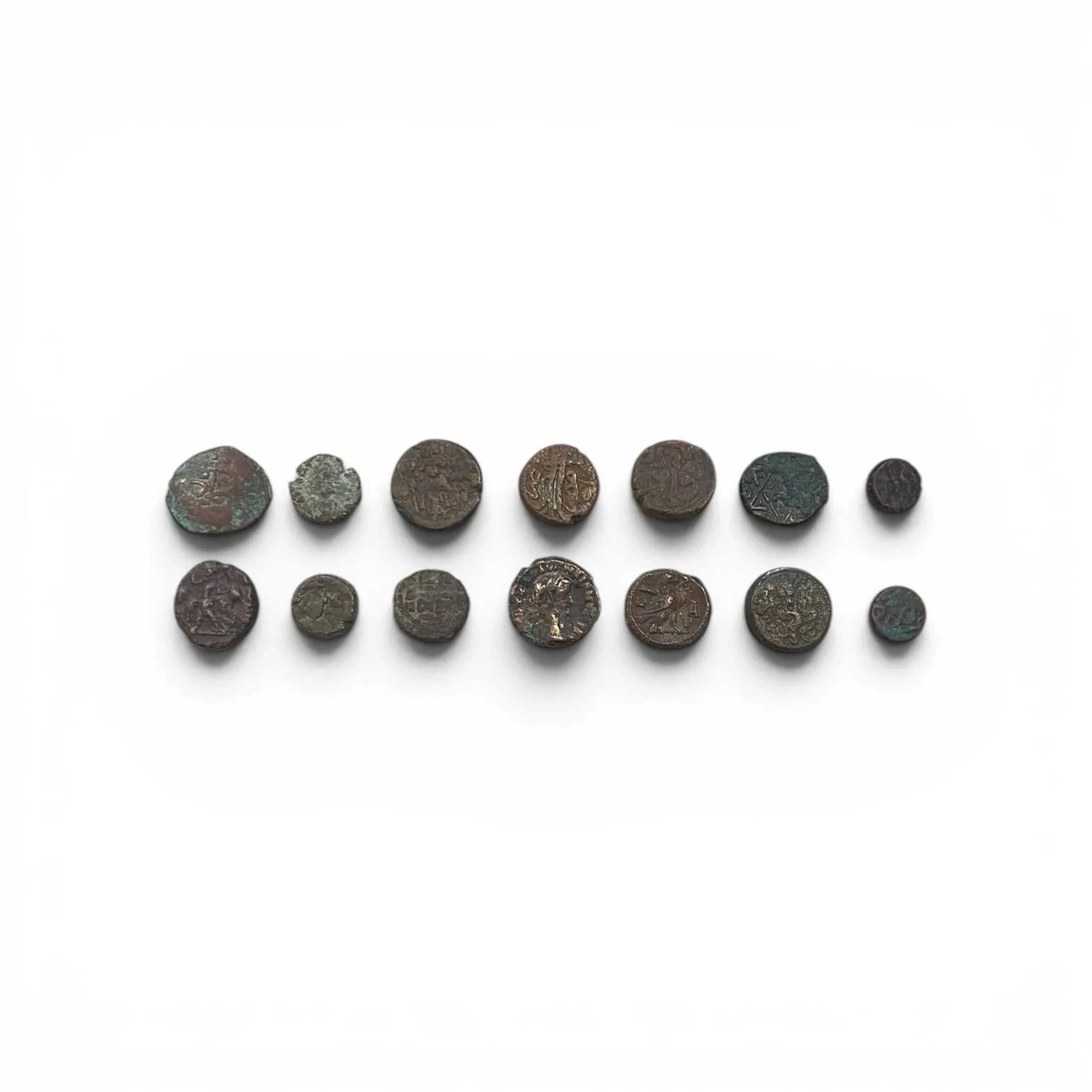 Lot de 13 monnaies de bronze Bas empire Romain, Inde Etat : B