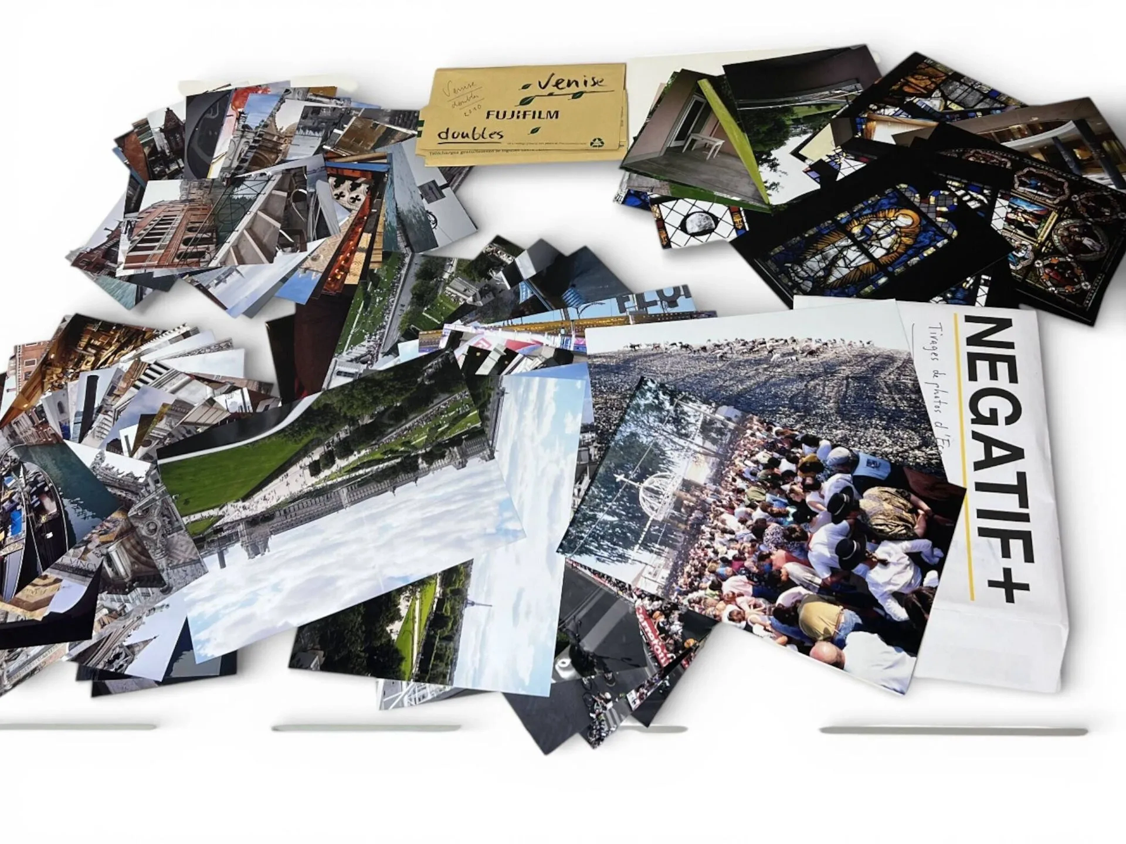 René ROBERT (1936-2022). Personal photographs including trav - Lot 719
