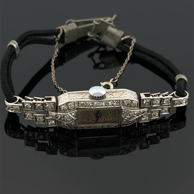 Geometric ladies' watch bracelet in platinum (950), with a b - Lot 319