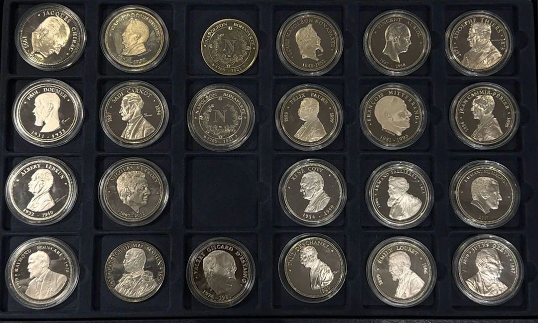 Set from the French Numismatic Club containing 23 of 24 meda - Lot 56
