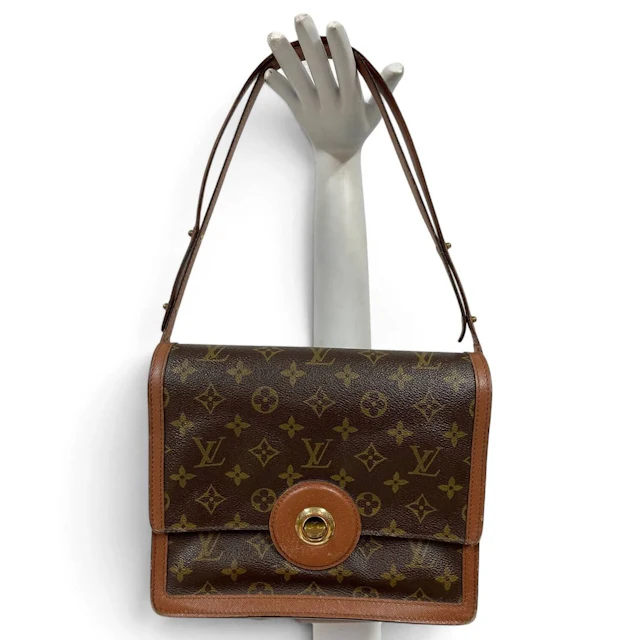 LOUIS VUITTON - Lot 187