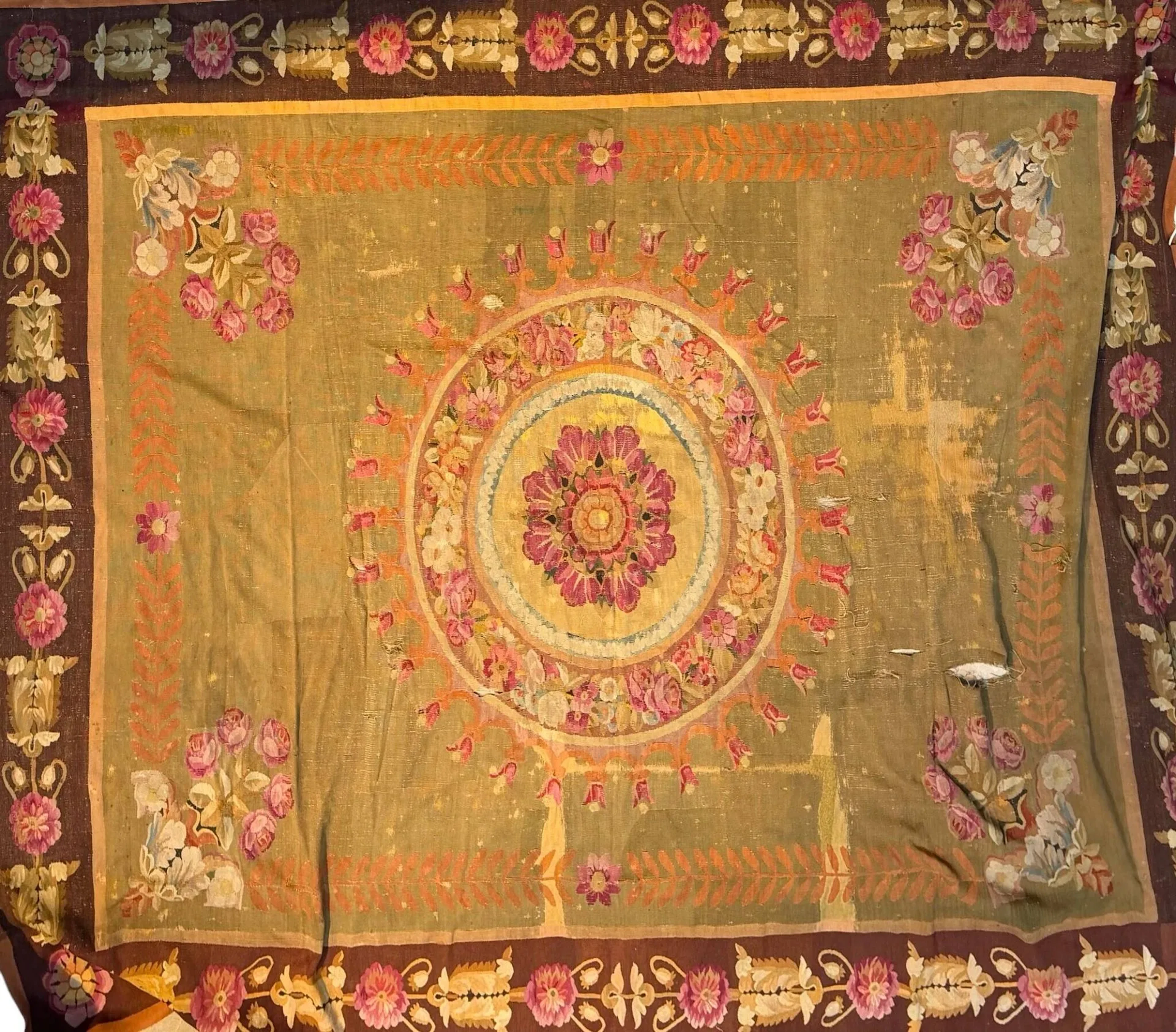 Important Aubusson carpet - Lot 248