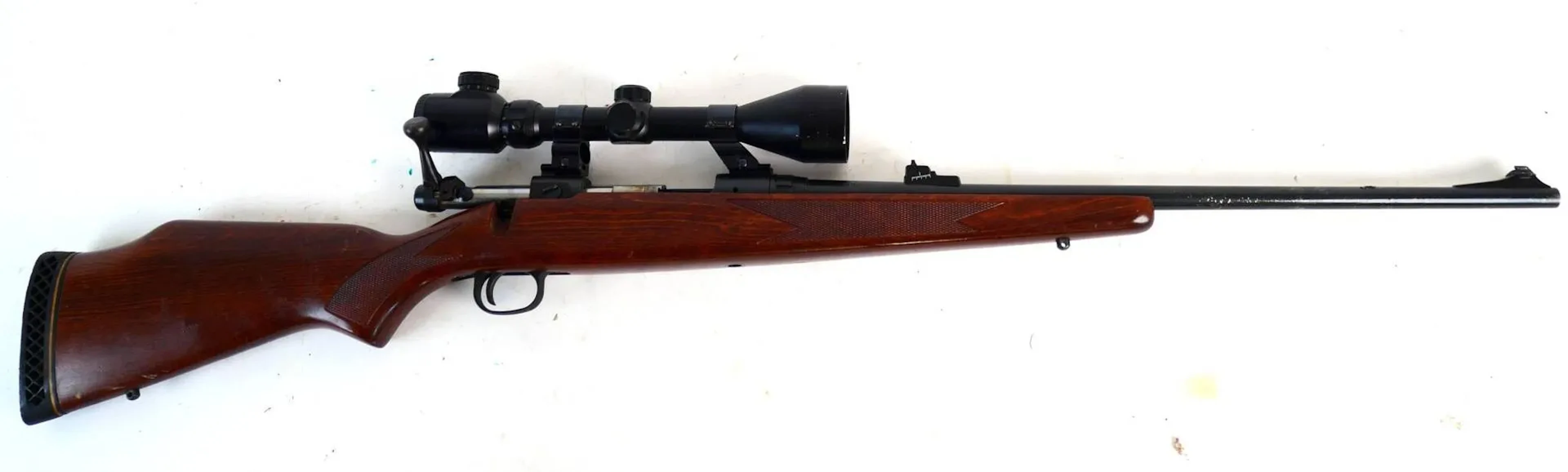 Savage Model 110 rifle, .22-250 caliber (No. F082443). 56 cm - Lot 79