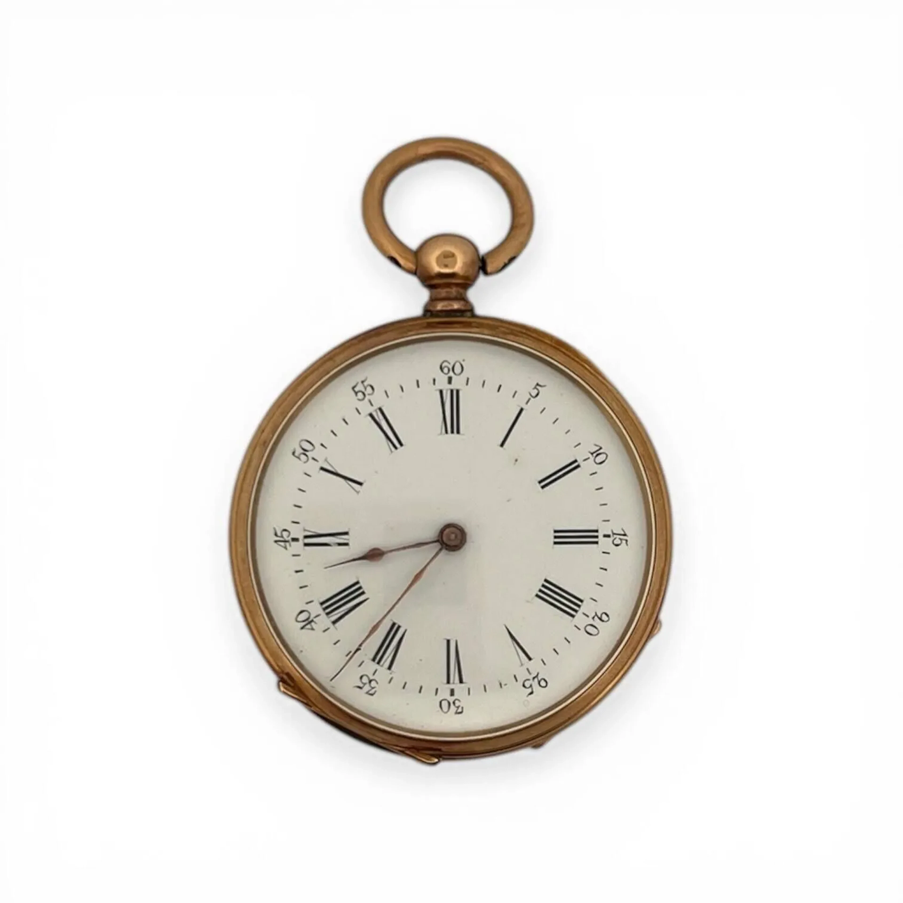 ANONYME Montre de poche en or 18K (750 millièmes), cadran en émail blanc, minuterie traits noirs, index des heures chiffres romains en décalques noires, aiguilles poires dorées. Fond de boitier à charnière en or 18K (750 millièmes) guilloché, cache-poussières en cuivre. Mouvement mécanique à remontage manuel par clé, échappement à cylindre. Montre fonctionnelle lors de l’expertise, sans garantie de fonctionnement futur et d’état des pièces. Rayures et légers enfoncements au boitier, légères marques au cadran. Milieu du XIXème siècle Diamètre 44 mm Poids brut 61,1 grammes