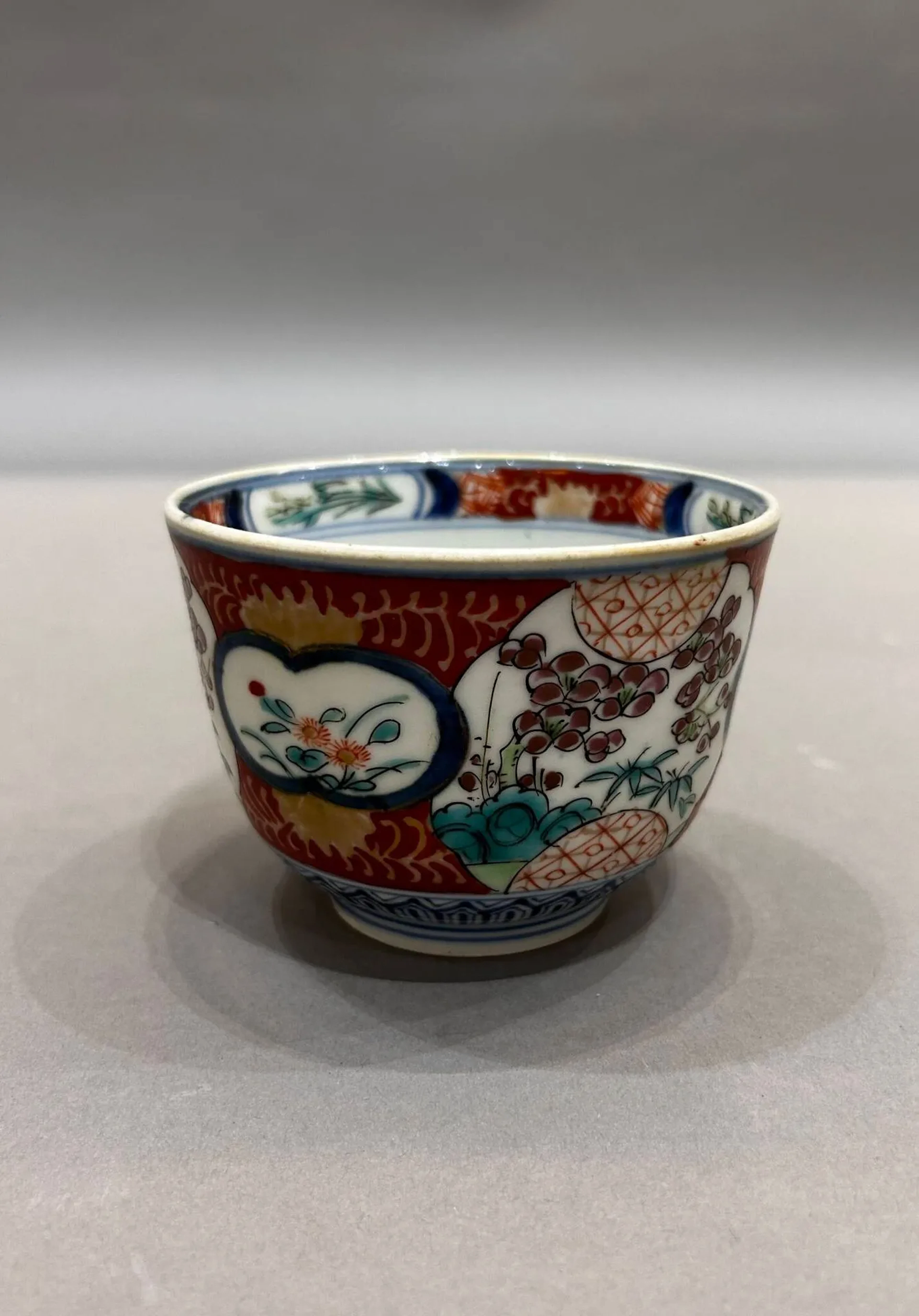 JAPAN, Imari - MEIJI period (1868 - 1912) - Lot 210