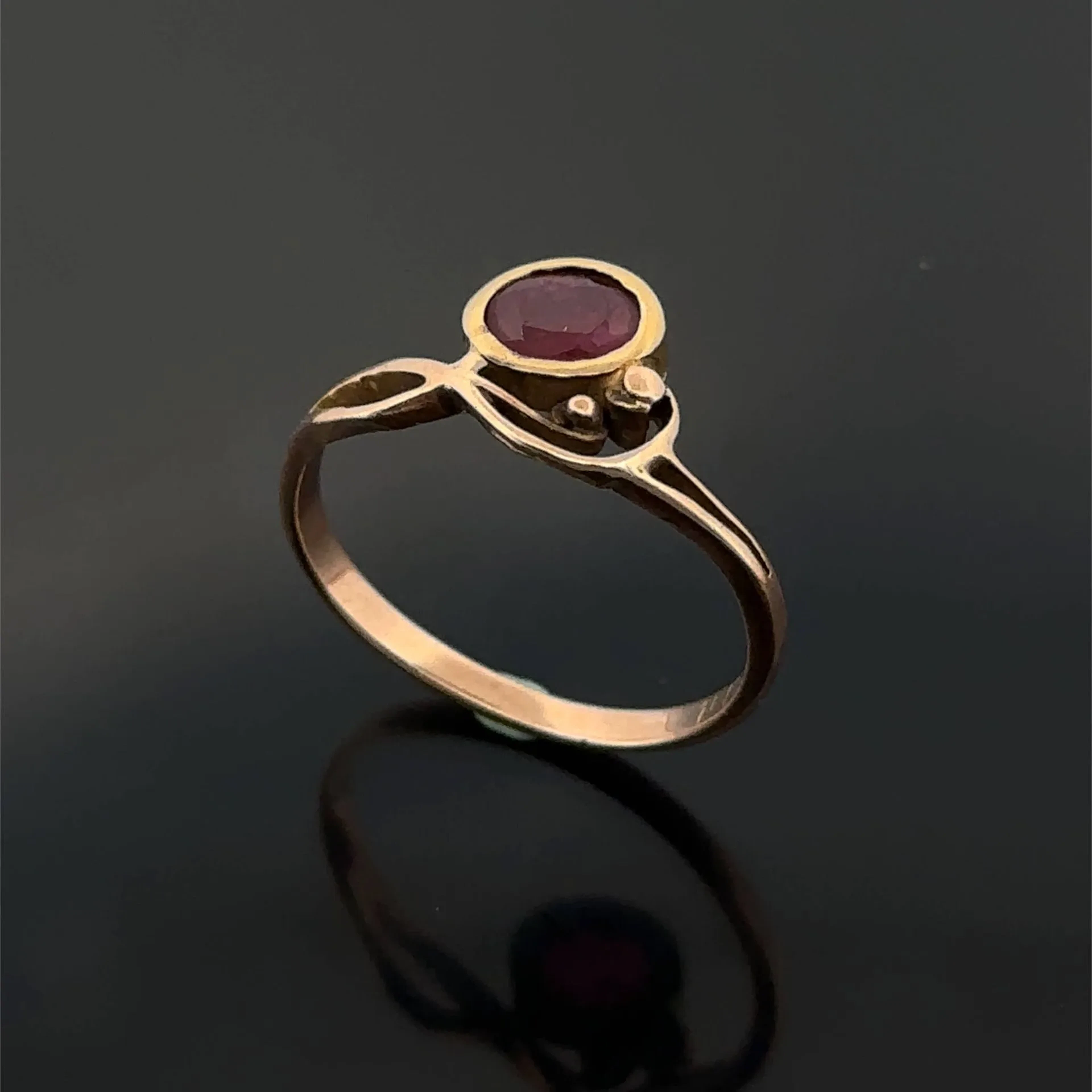 Delicate "volutes" ring in 9k rose gold (375), openwork, set - Lot 271