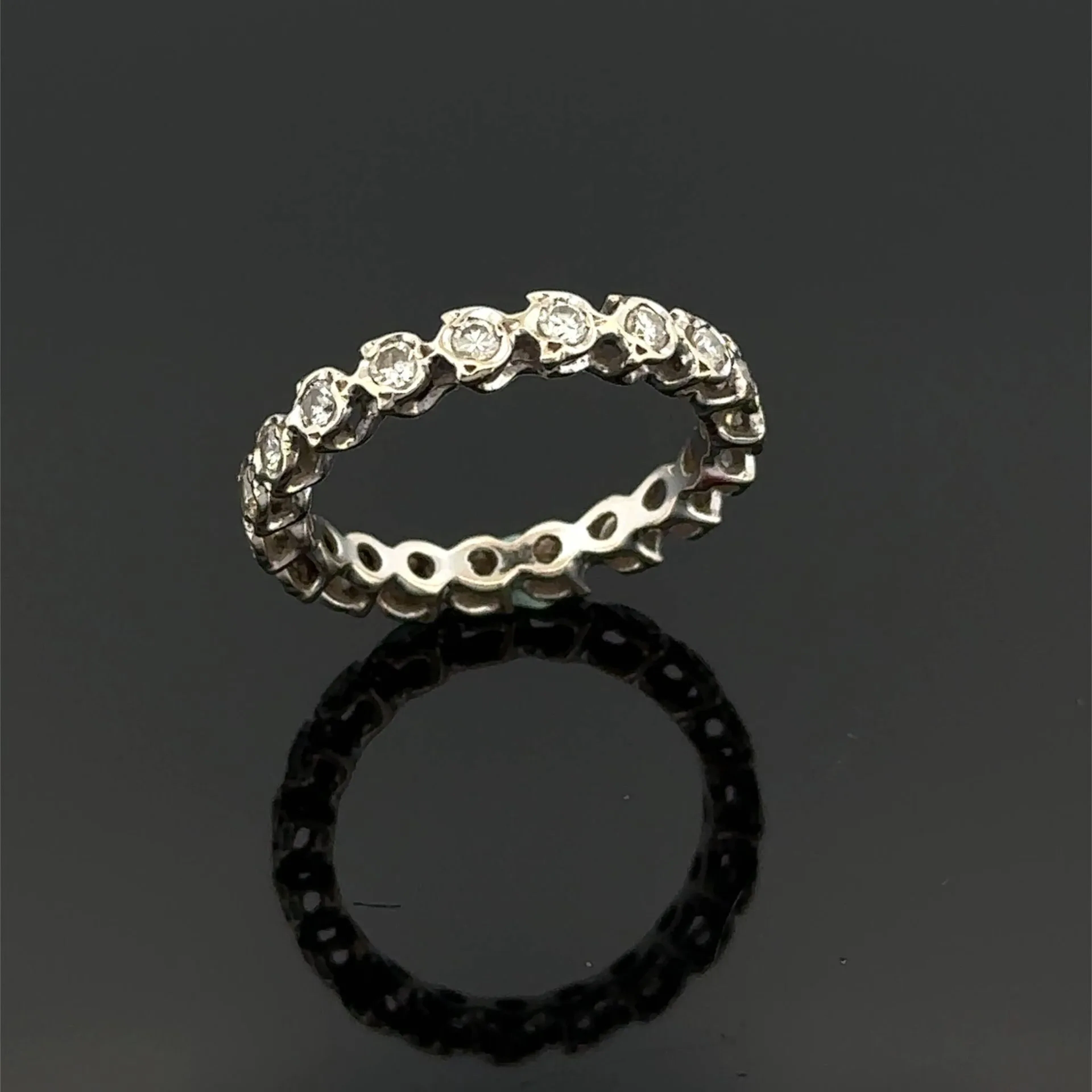 White gold (750) wedding band set with 19 brilliant-cut diam - Lot 200