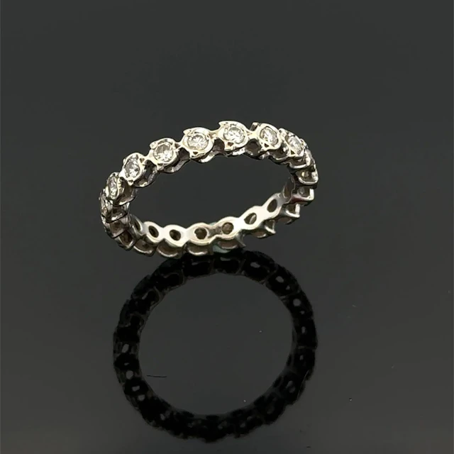 White gold (750) wedding band set with 19 brilliant-cut diam - Lot 200