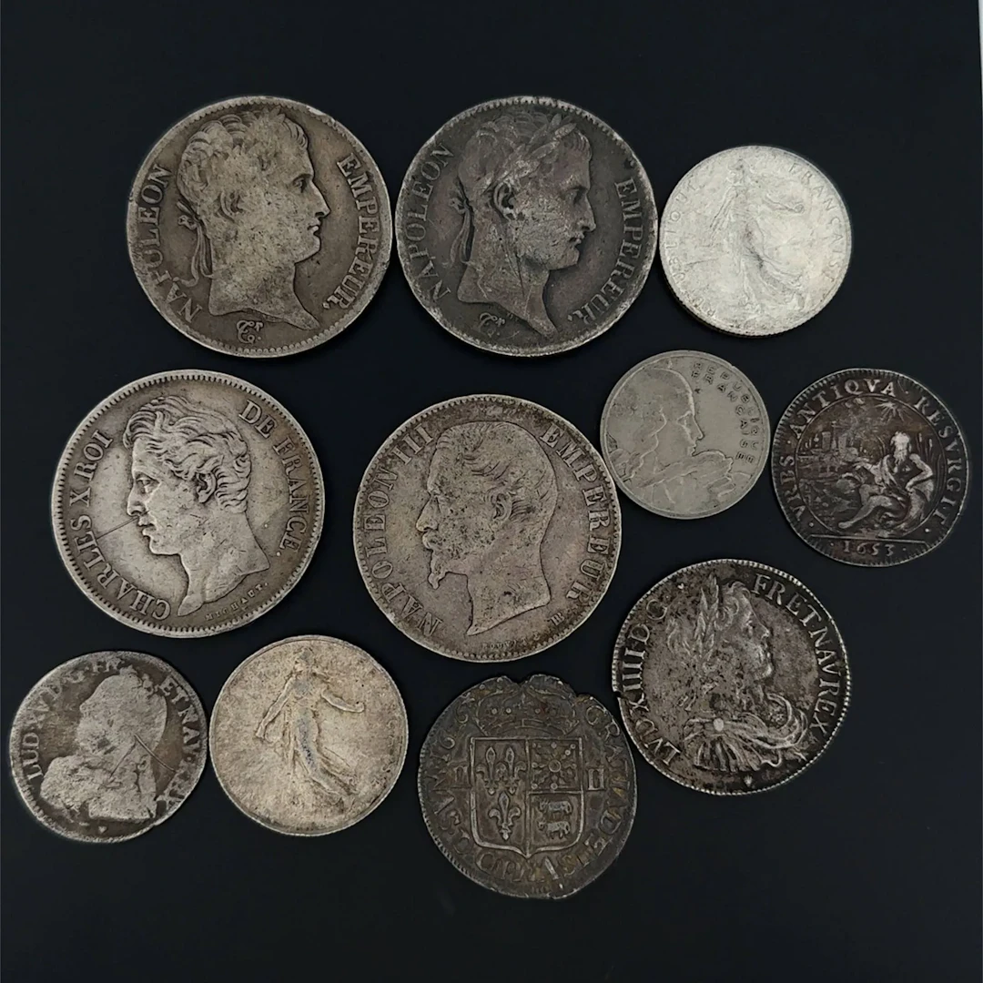 Set of 11 French coins including: - Lot 32