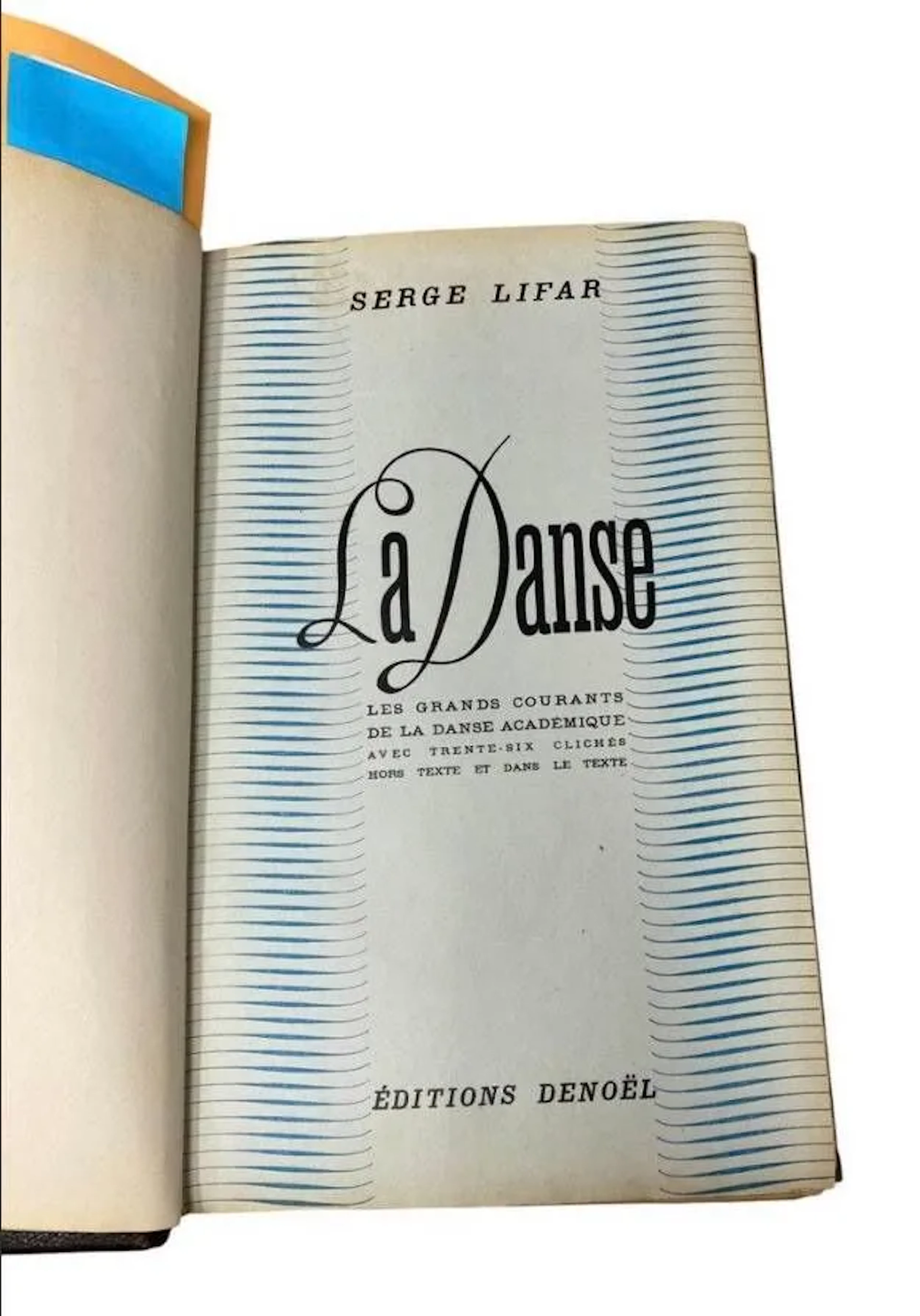 LIFAR Serge, La danse, Edition Denoël, 1938, In-8 Avec envoi dédicassé de l'auteur, daté mai 1938. Edition présentant les grands courants de la danse académique avec 36 clichés hors texte et dans le texte. Reliure à à bande, dos à nerfs Eta d'usage, égrenures et mors fendus. Ouvrage non collationné