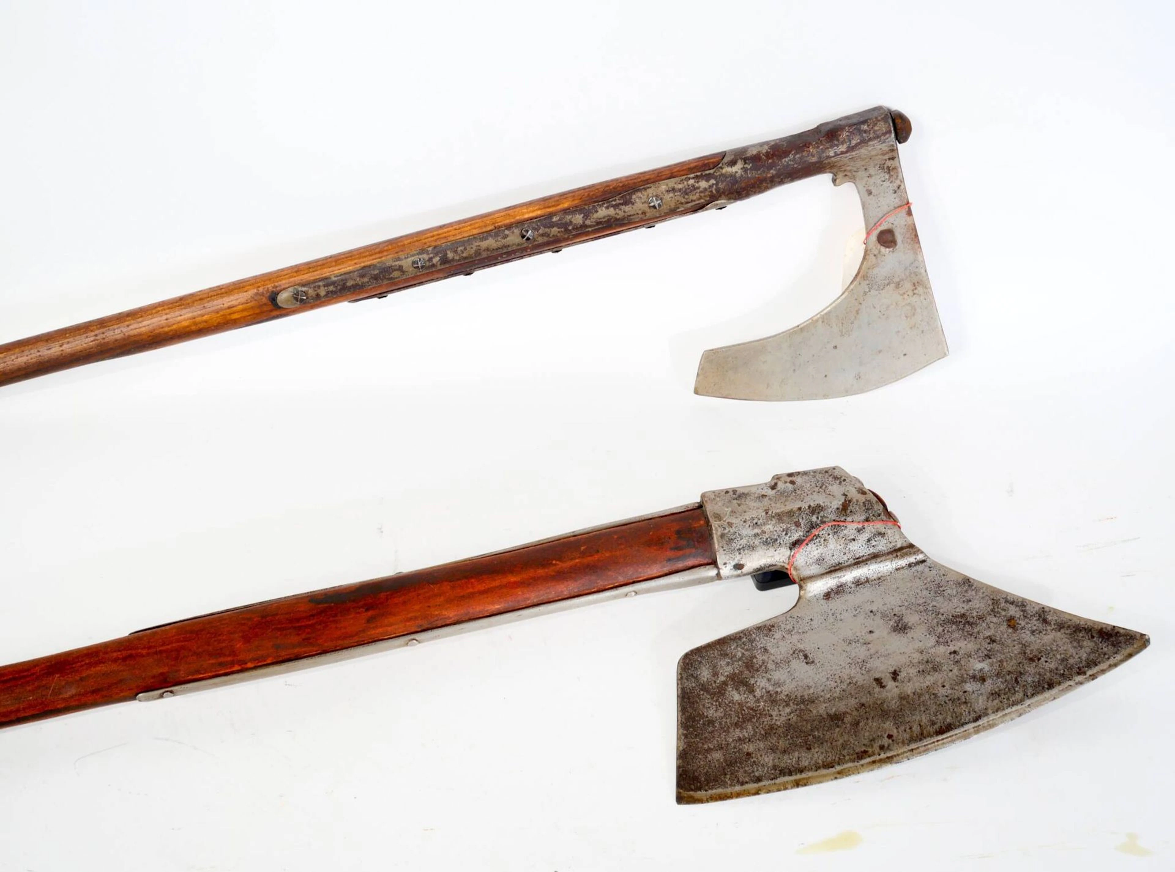 Two doloir-style battle axes. - Lot 28