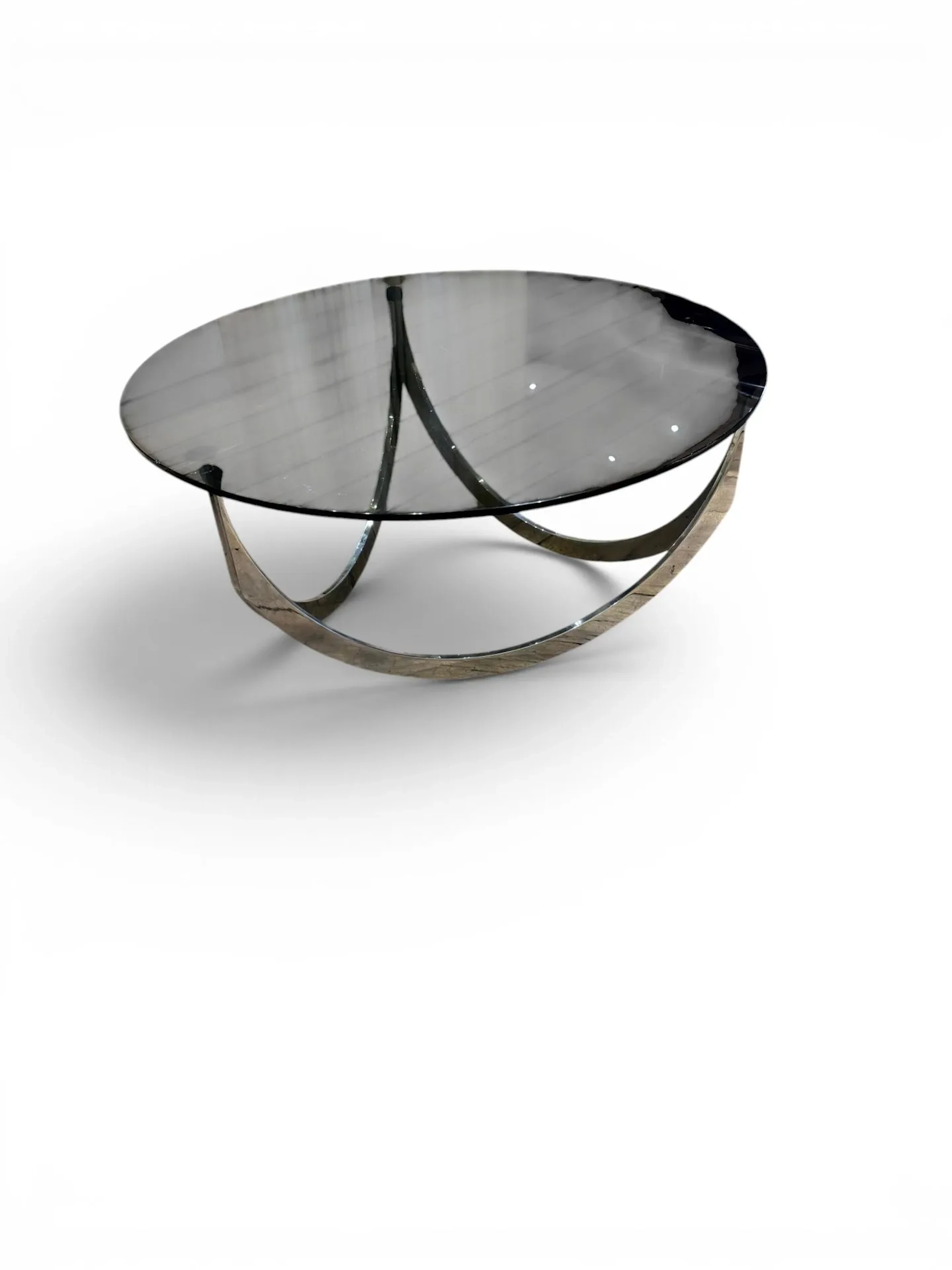Coffee table with a round smoked glass top on a chrome-plate - Lot 480