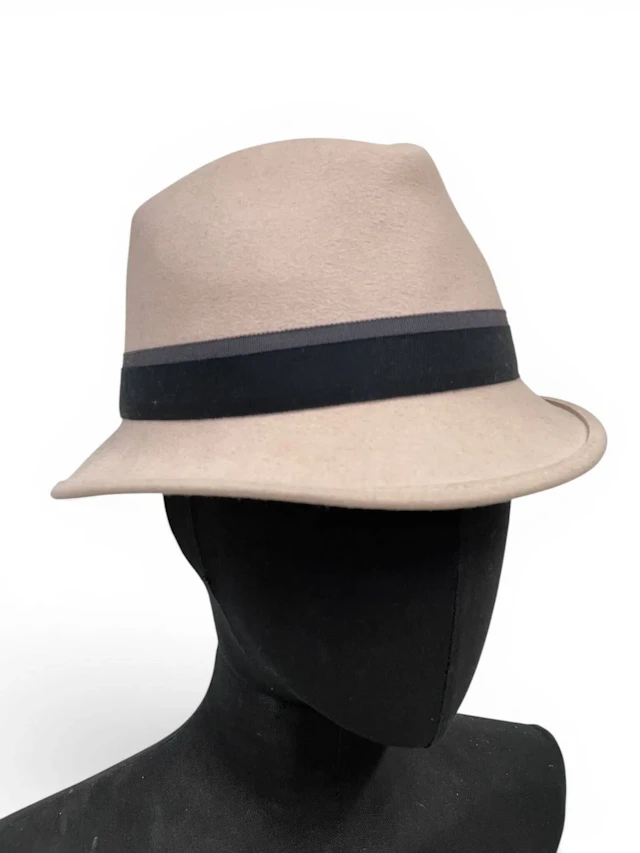 CHANEL - Lot 20