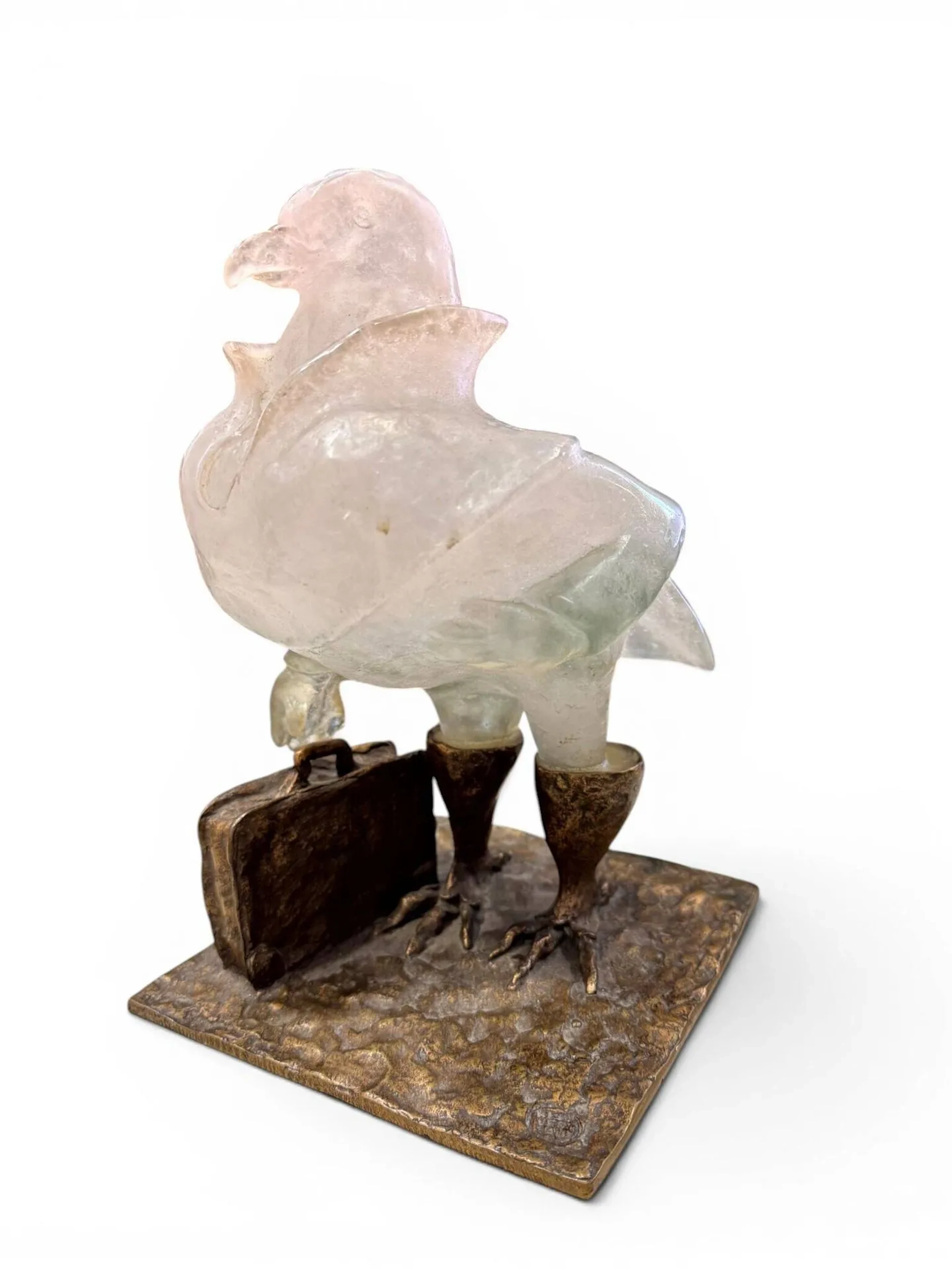 DE KERVERSAU Gilles (né en 1949) x Daum France Pigeon voyageur Sculpture en bronze et pate de cristal blanche rosâtre, 146/250, sur la terrasse le monogramme de l'artiste, vers le bas de la veste : Daum France manques à la pate de cristal Ht. : 45 cm