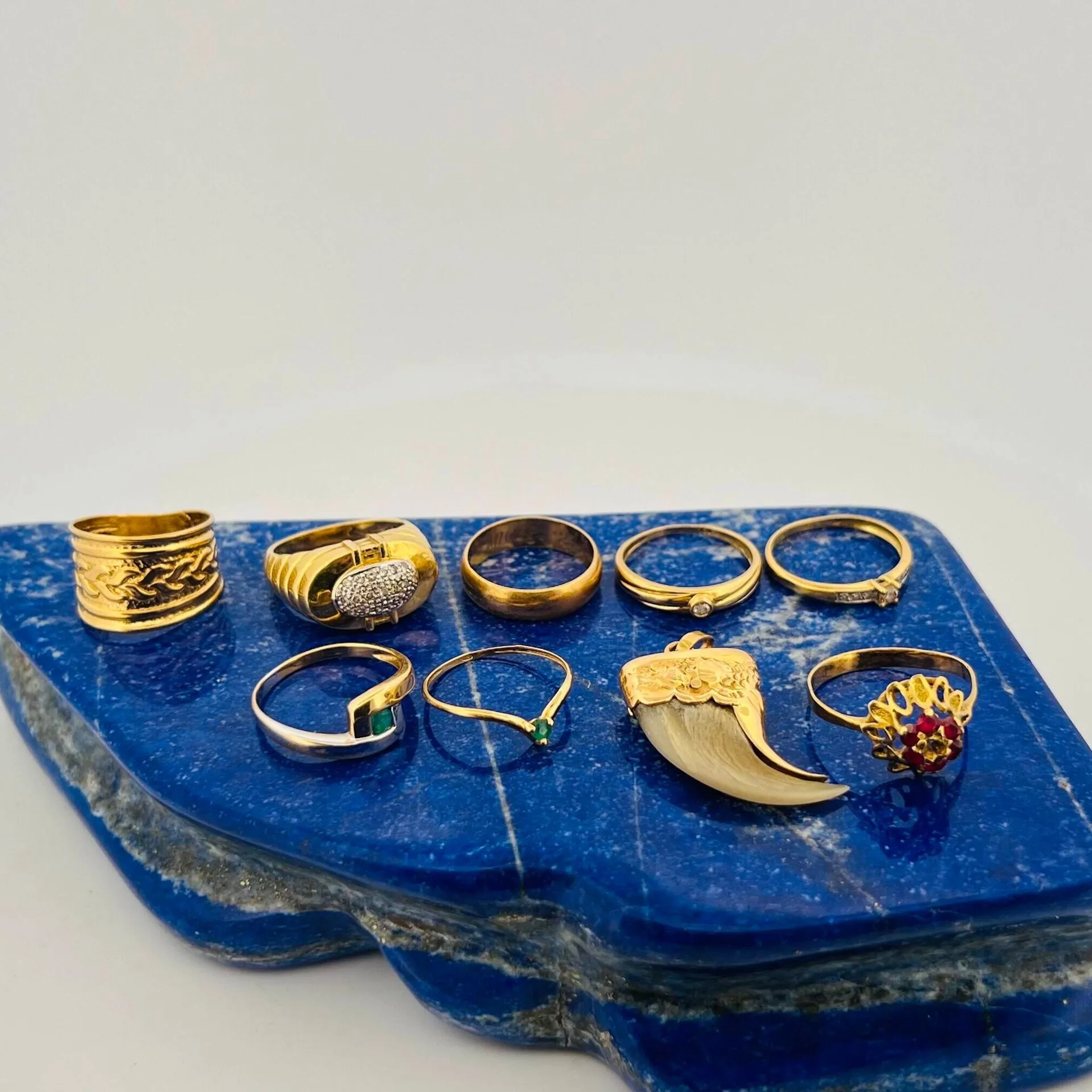 Set in 18k yellow and white gold (750) consisting of: - Lot 340
