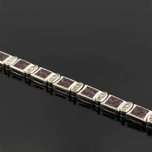 White gold (750) bracelet set with alternating calibrated pi - Lot 316