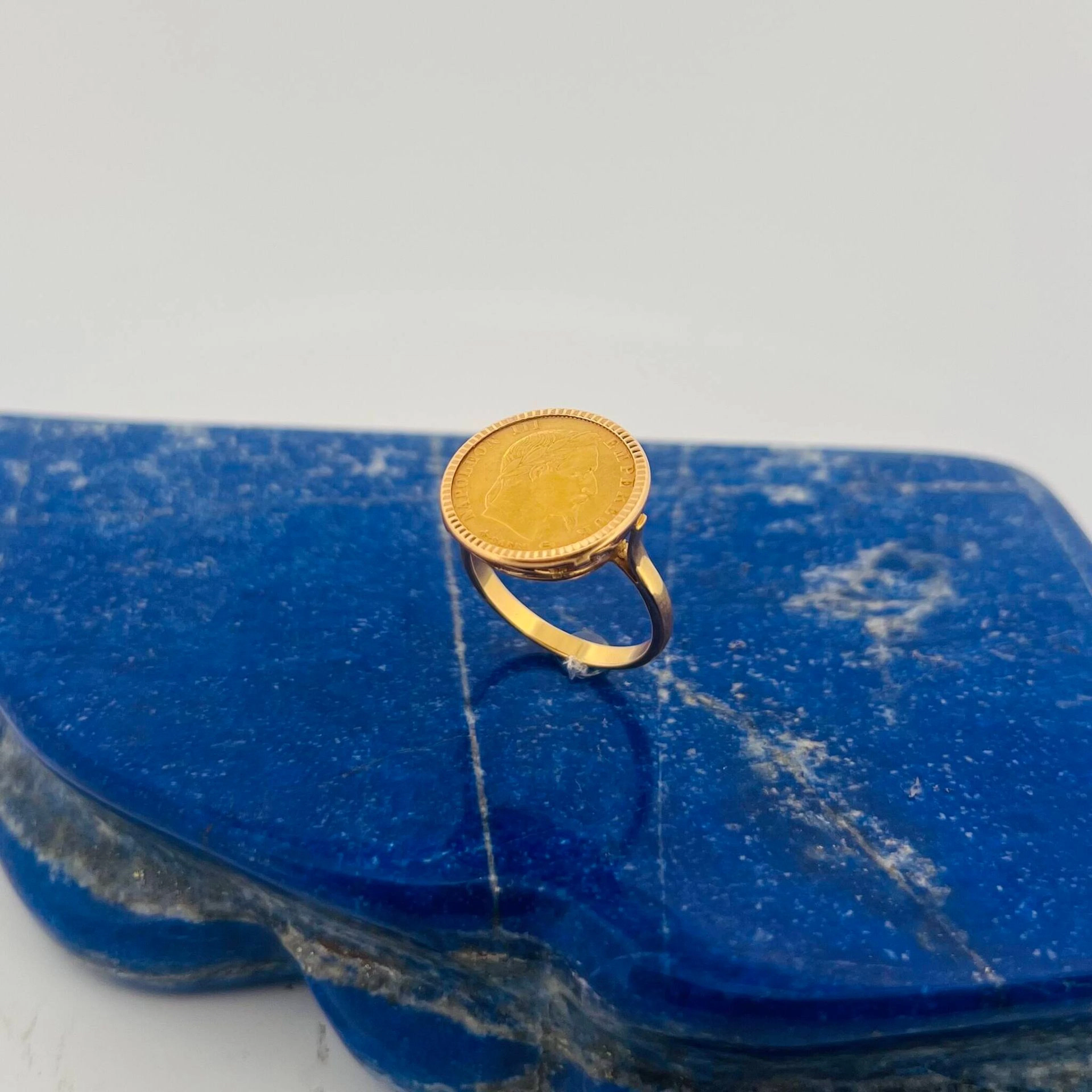 18K yellow gold (750) ring set with a 5-Franc Napoleon III g - Lot 175