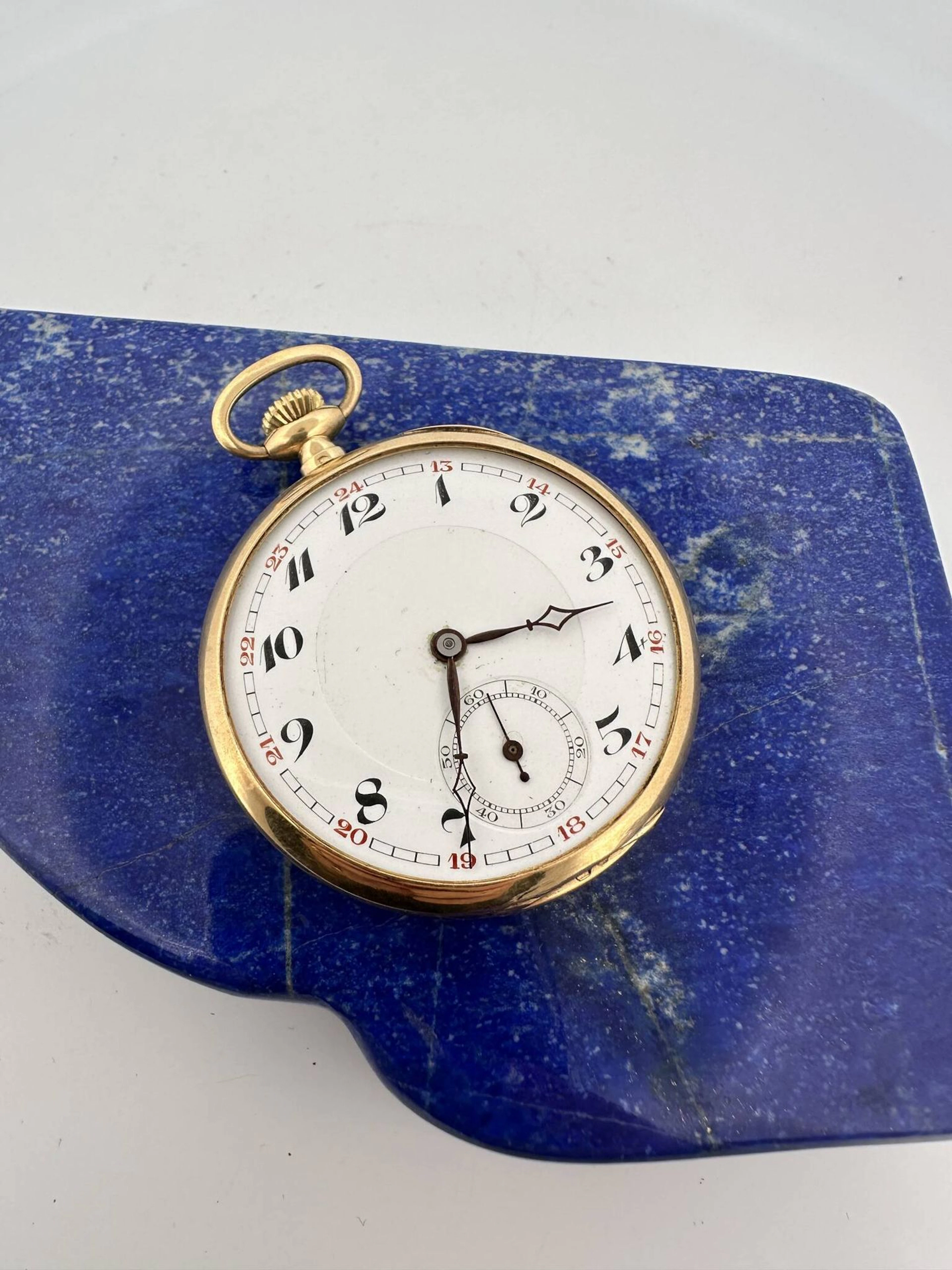 Yellow gold (750) pocket watch, white enamel dial with Arabi - Lot 329