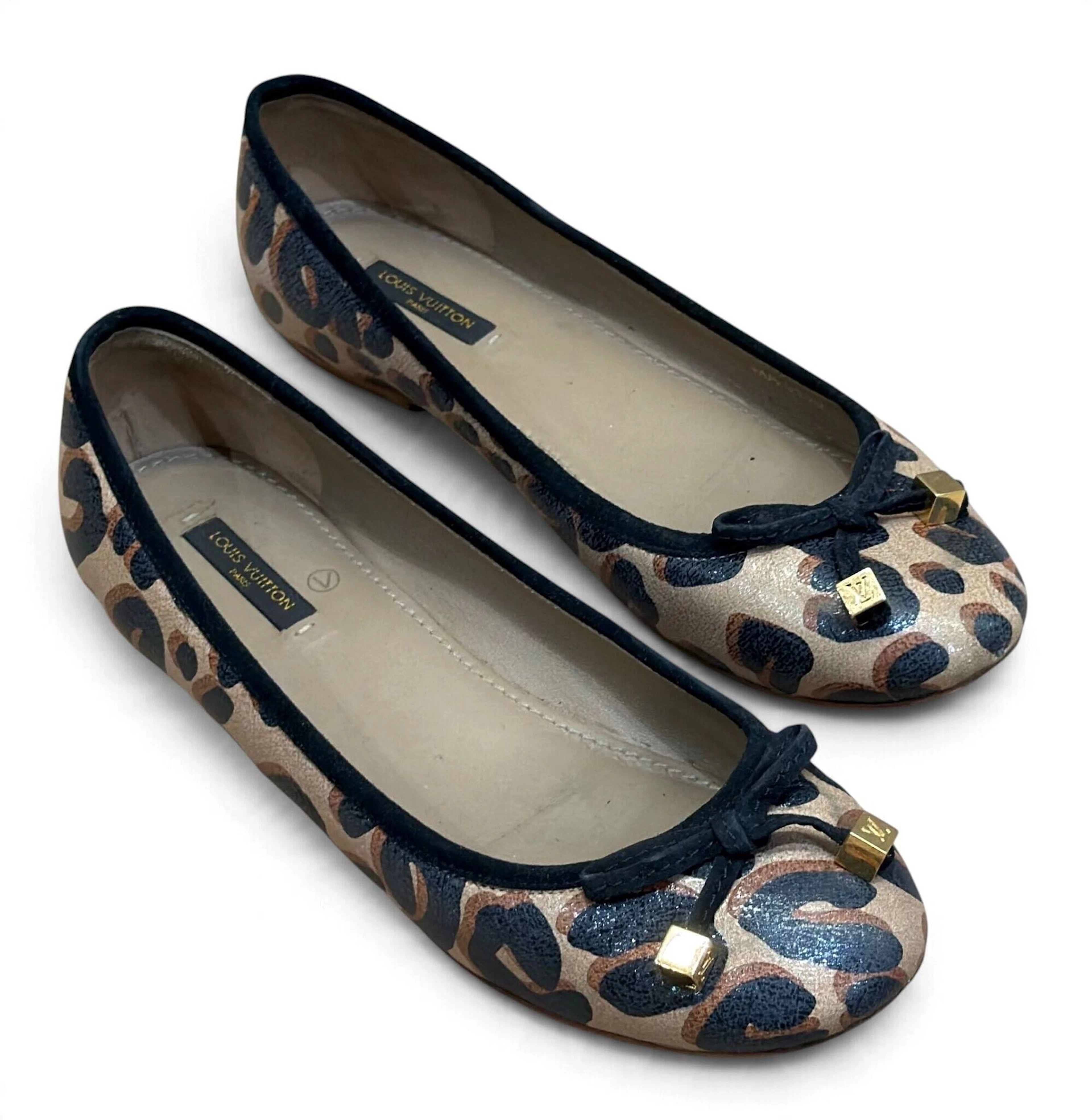 LOUIS VUITTON - Lot 169