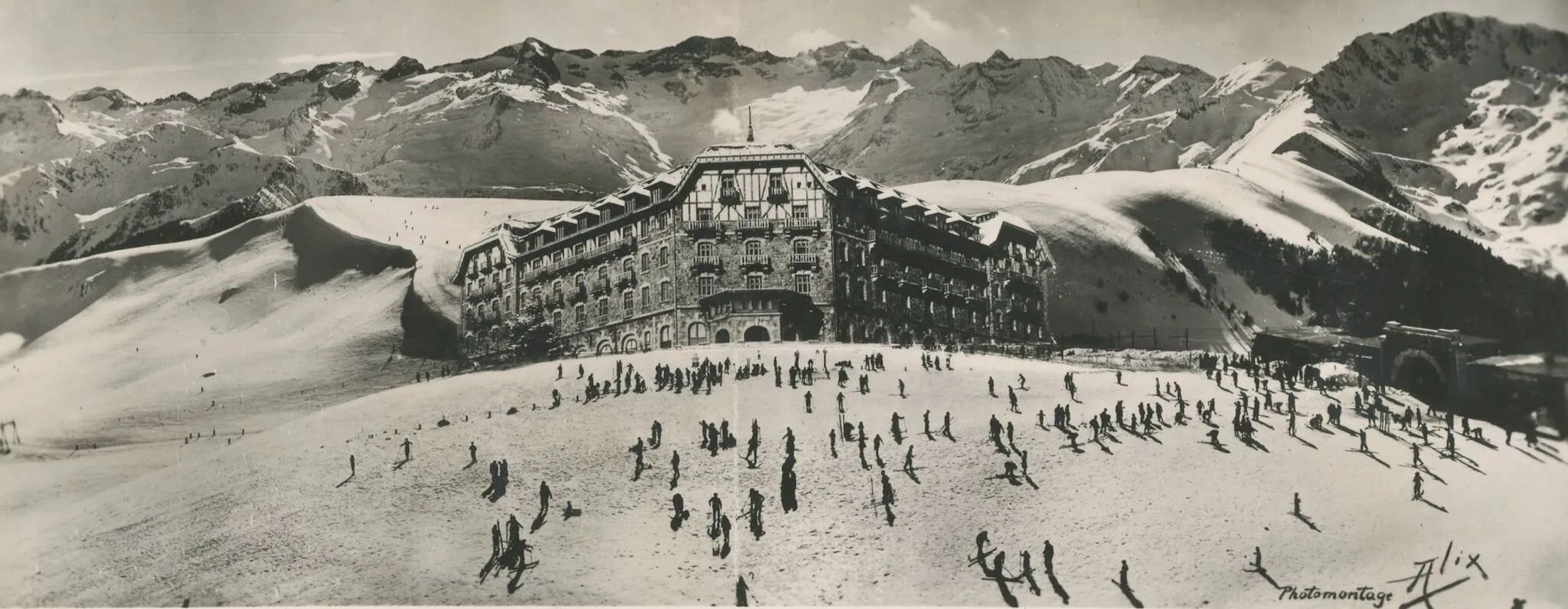 Studio ALIX Superbagnères, panorama de montagne, photomontage, Pyrénées, France, c. 1950 Tirage argentique d’époque, cachet du studio dans l’image et au dos Photographie : 10 x 23 cm