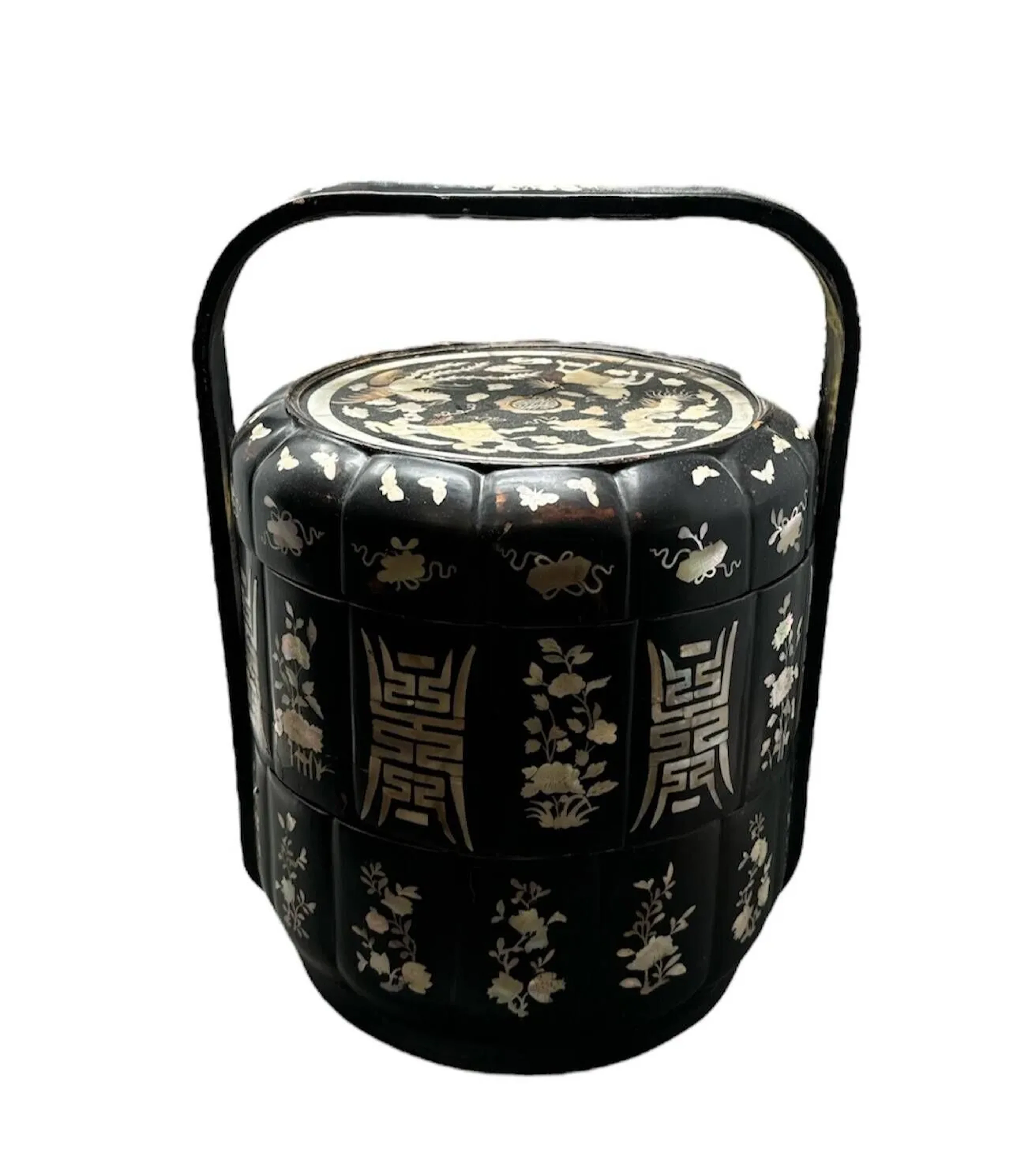 Wedding box with compartments, in black lacquered wood with - Lot 242