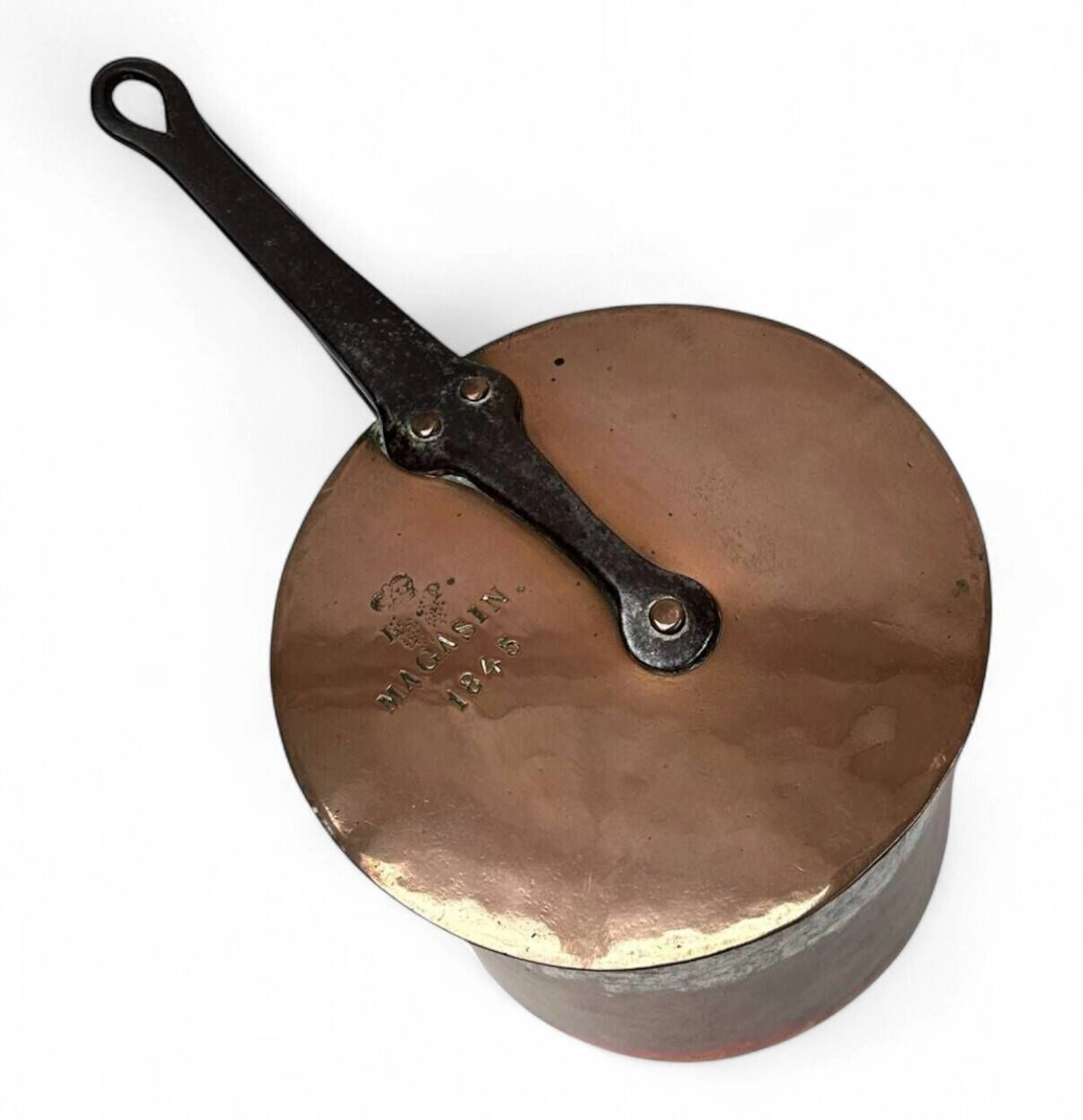 High copper pan with lid, the body engraved on the outside w - Lot 182