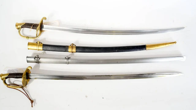 Set of two sabers. - Lot 34