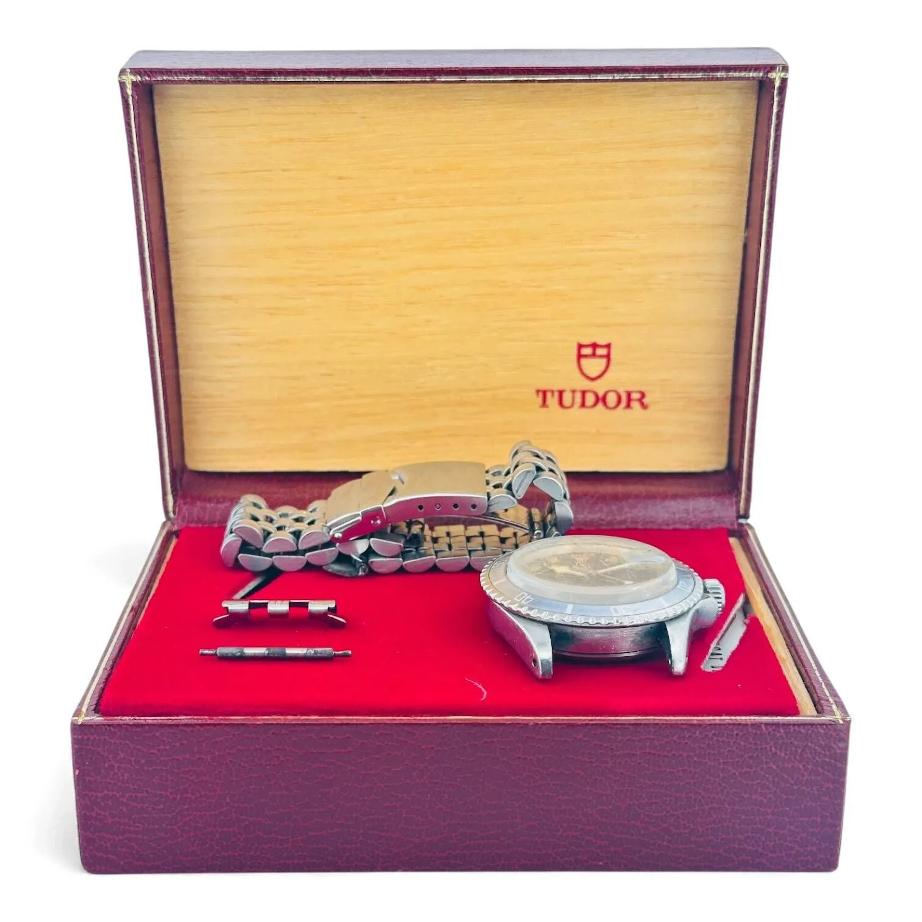 TUDOR SUBMARINER - Lot 237