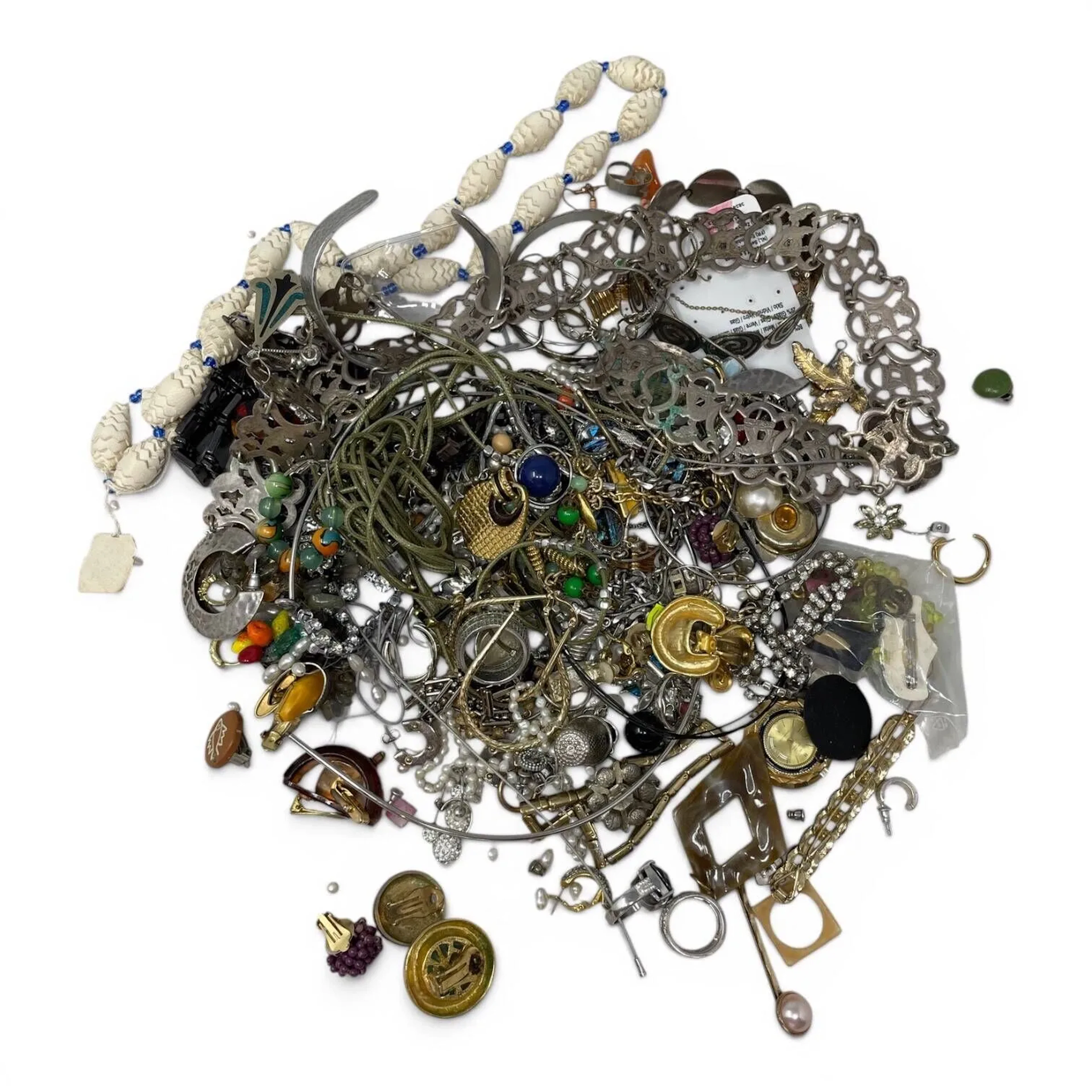 Lot of costume jewelry. - Lot 226