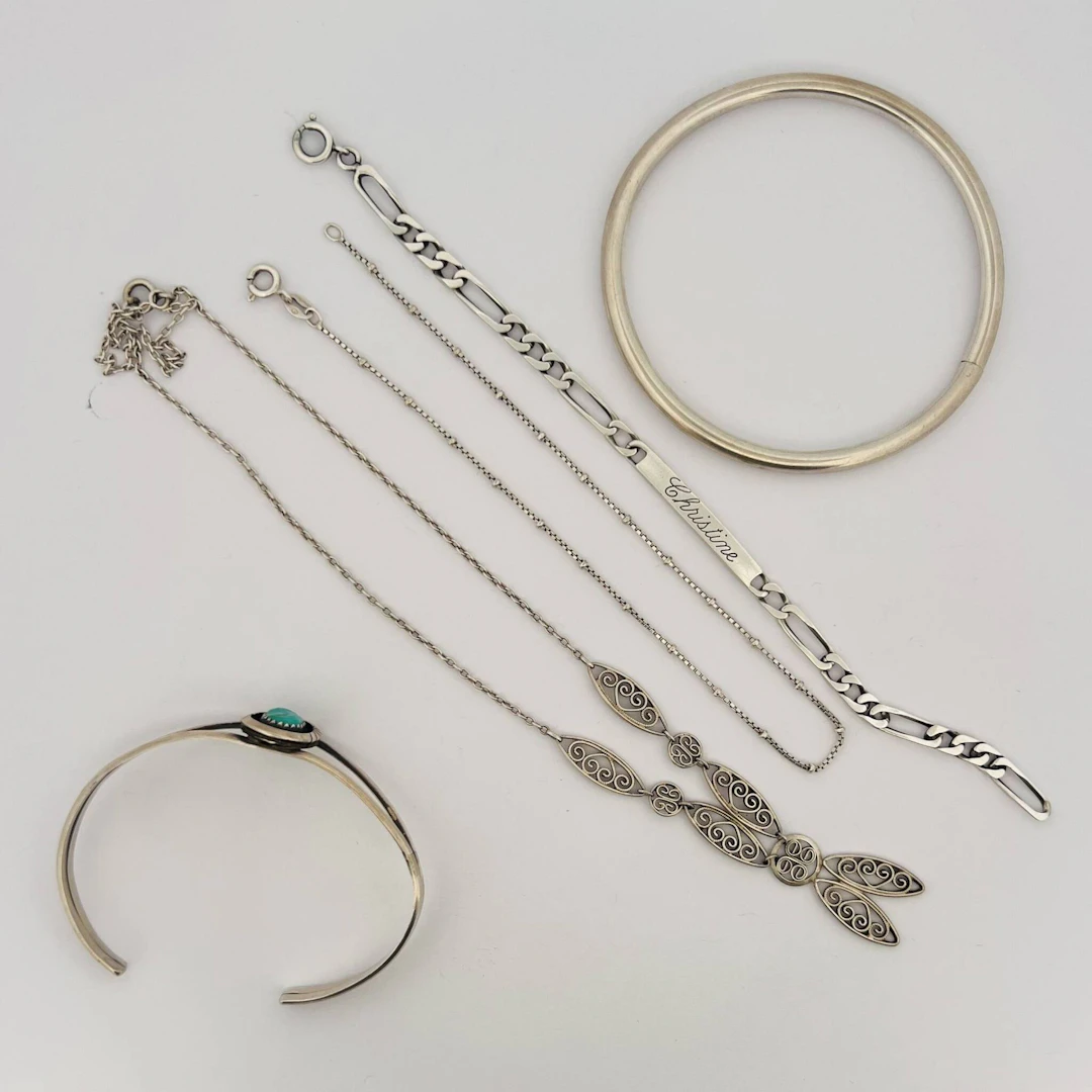 Silver set (min. 800) consisting of two necklaces and three - Lot 253