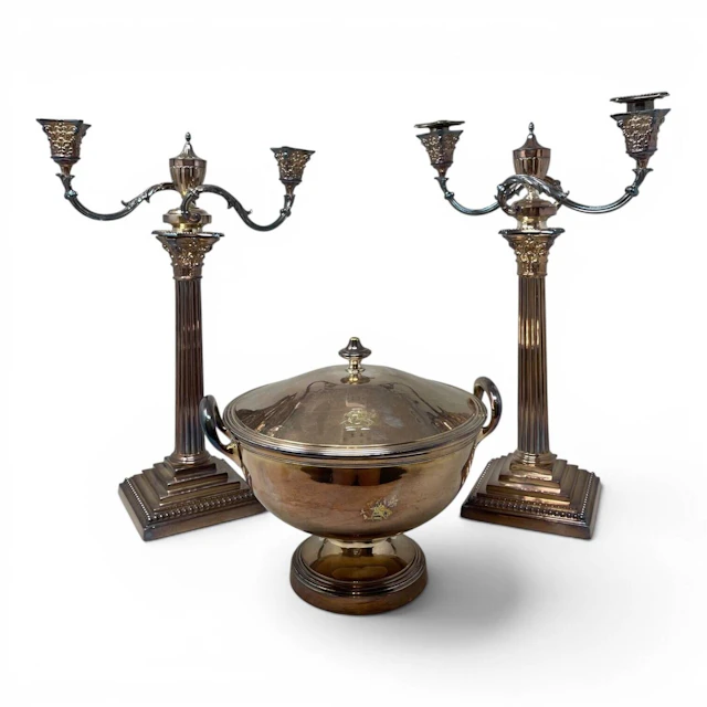 A silver plated set consisting of a covered bowl on a pedest - Lot 392