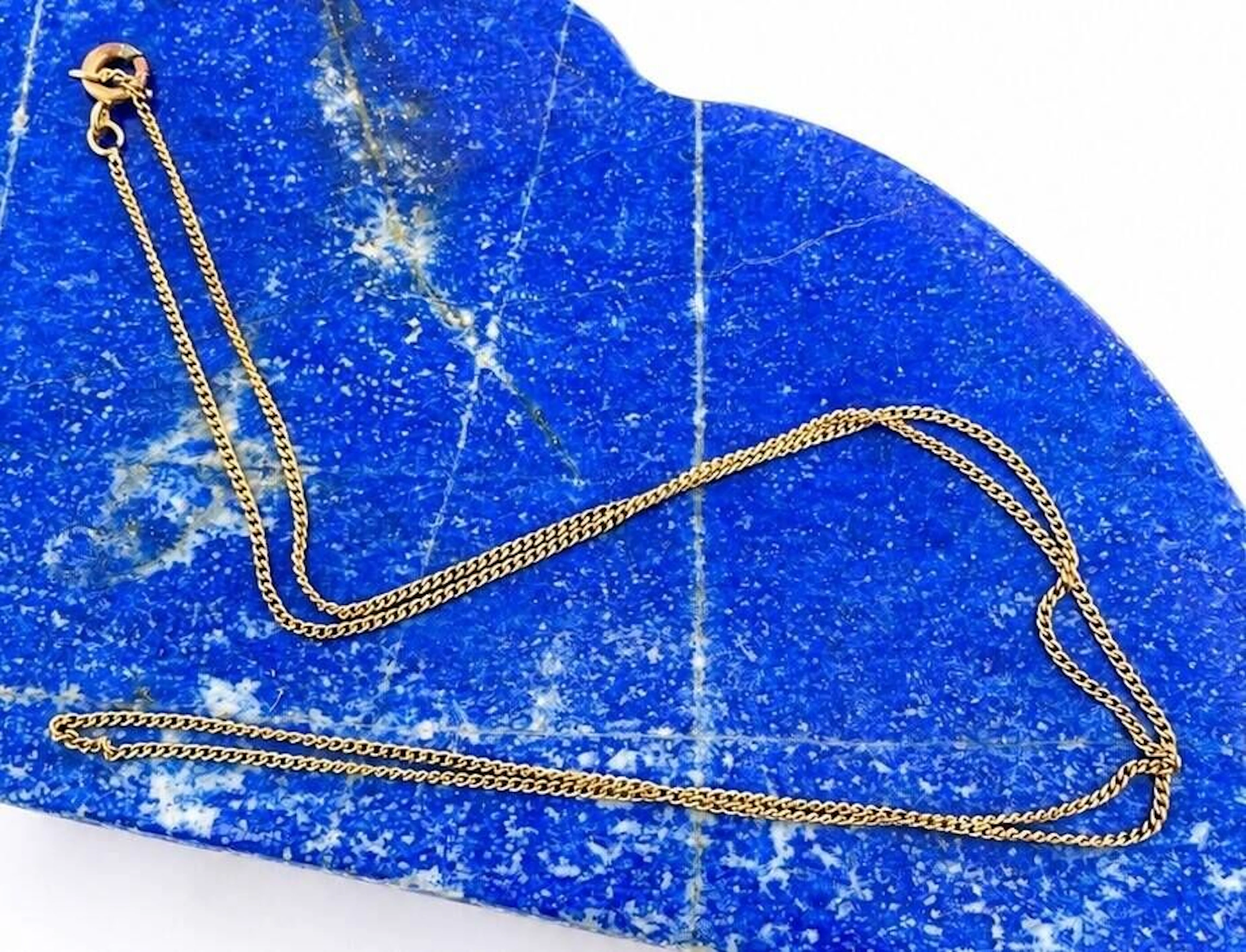Delicate yellow gold chain (750). Slight signs of tarnish on - Lot 79