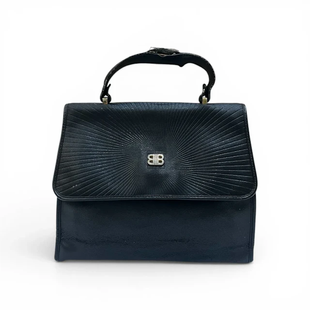 BALENCIAGA - Lot 3