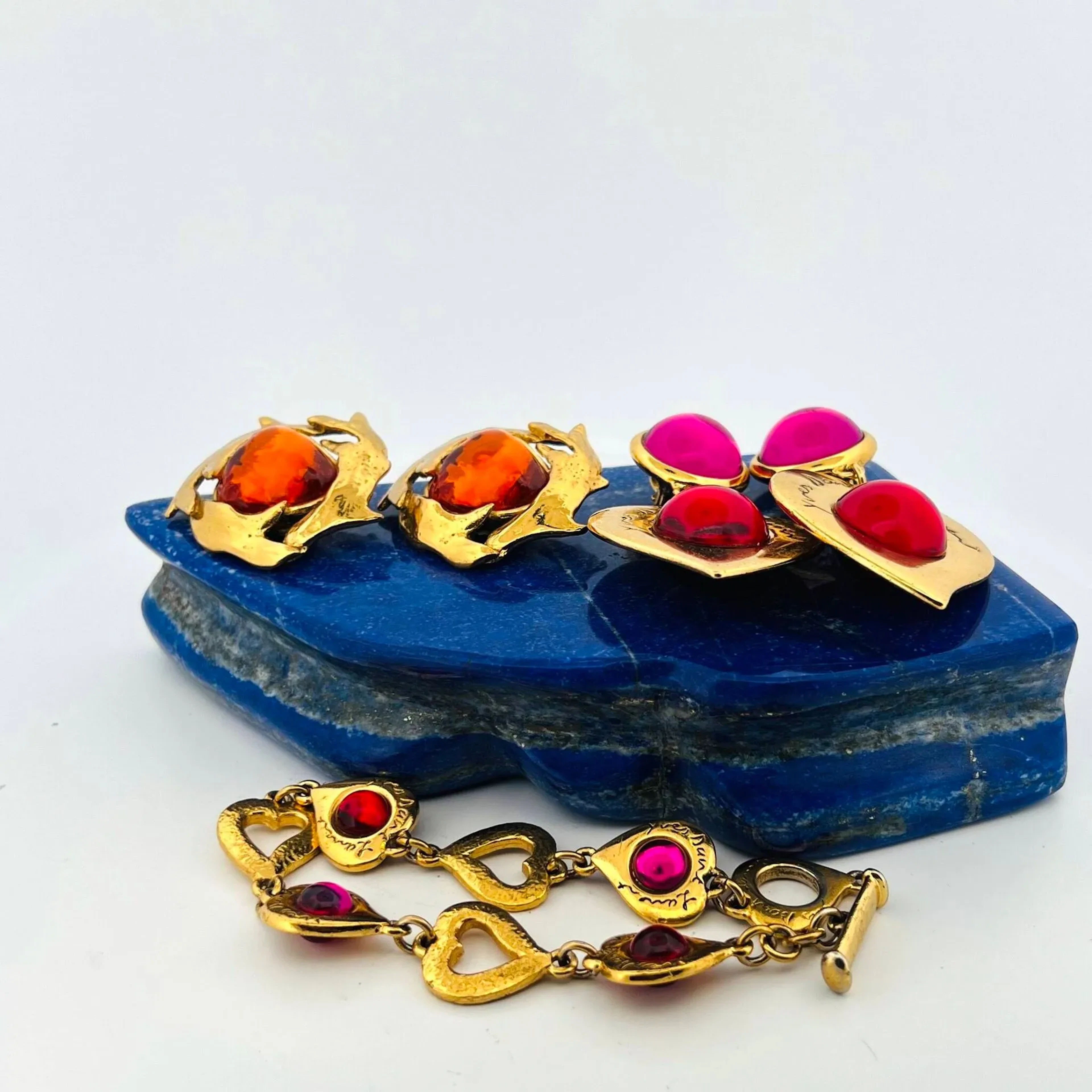 Set of costume jewelry including: - Lot 222