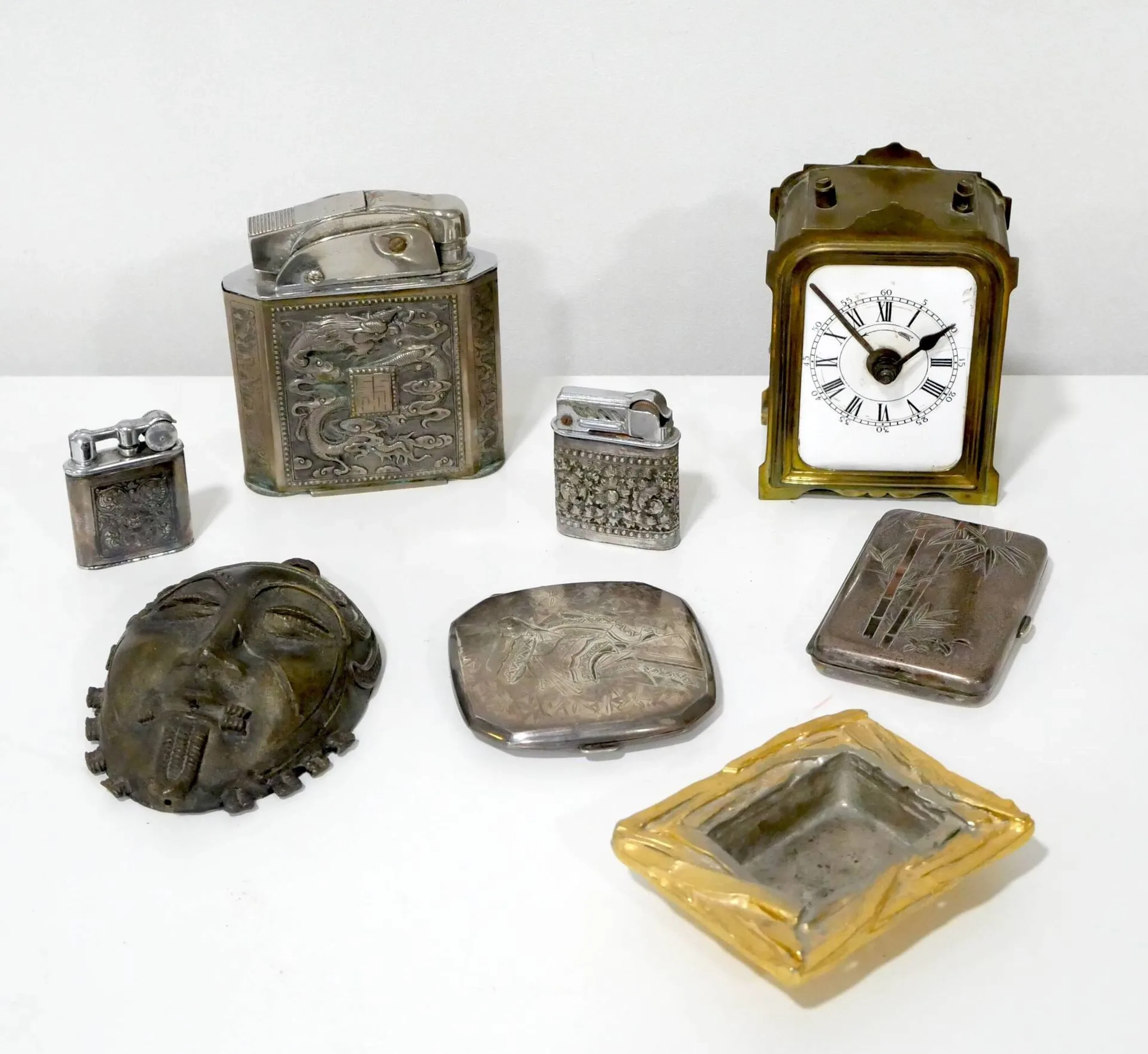 Set of travel souvenirs, including - Lot 92