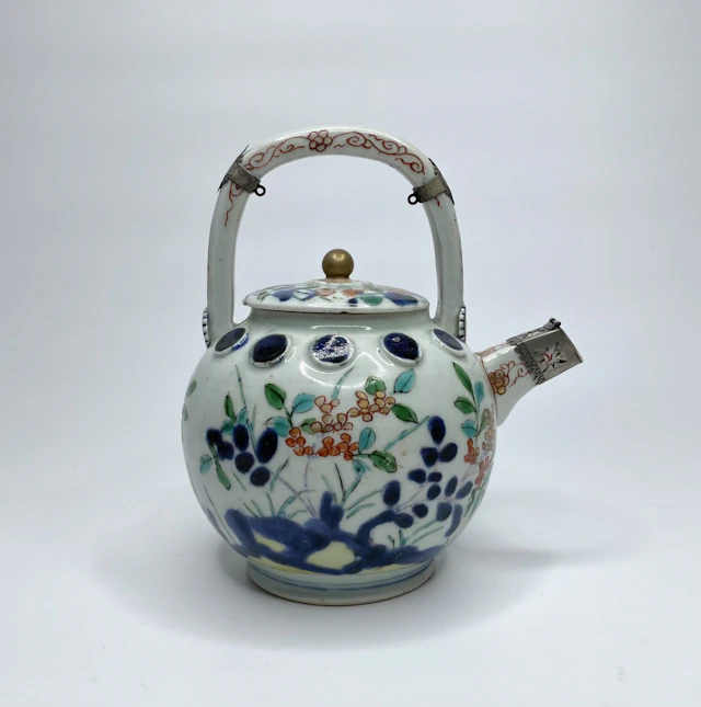 Imari sake ewer, Arita, Japan, c. 1700, Edo Period.