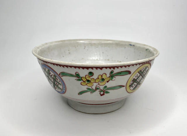 Chinese porcelain bowl, Swatow, c. 1600. Ming Dynasty.