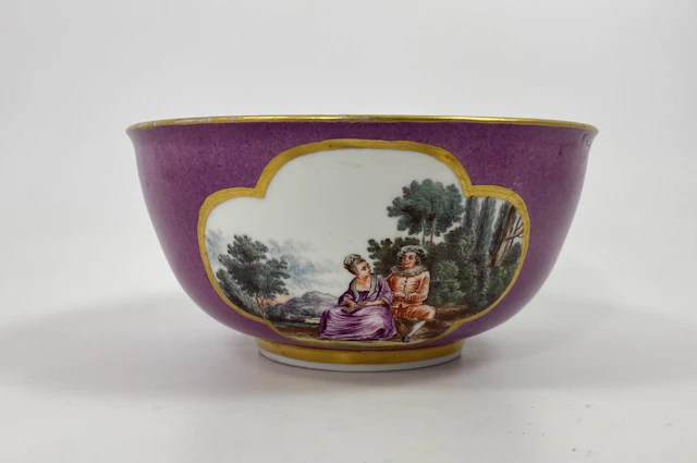 Meissen porcelain ‘Puce ground’ bowl, c. 1740.