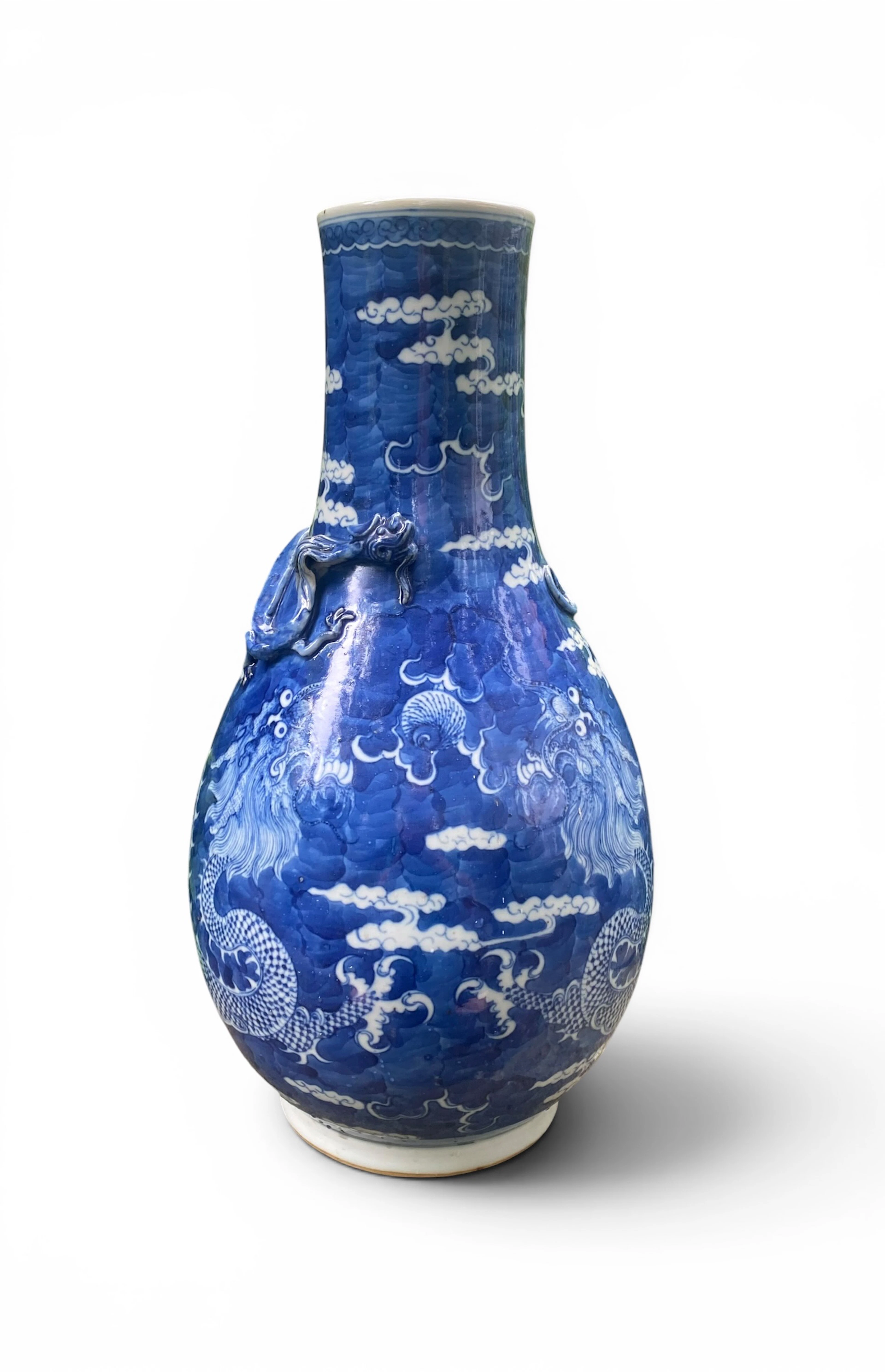 Chinese porcelain Dragon vase, 19th Century.